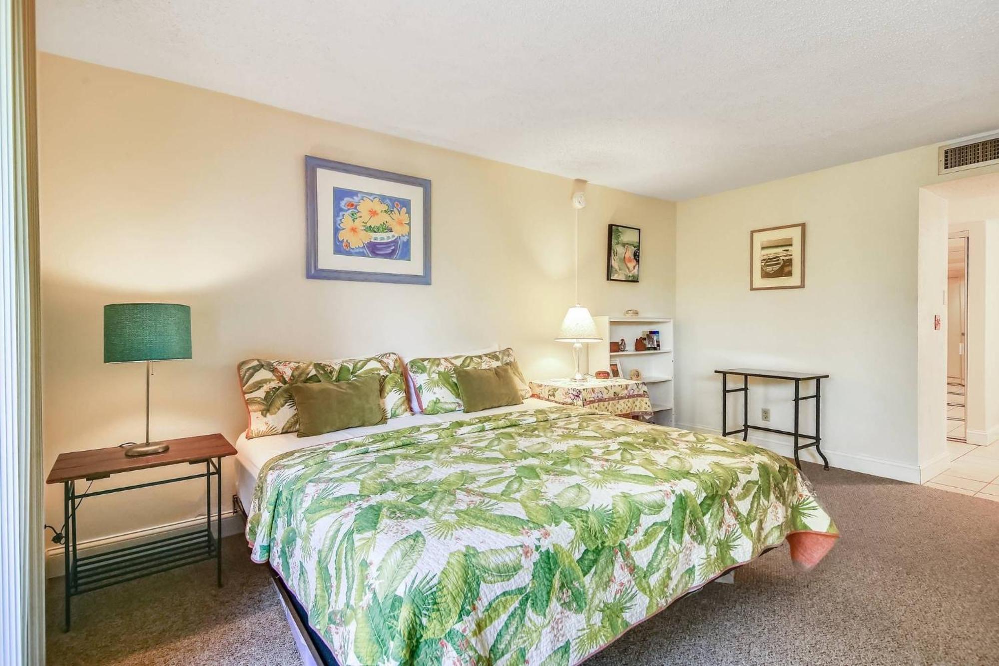 Papaya Place By Avantstay Great Location W Balcony Outdoor Dining Shared Pool Hot Tub Key West
