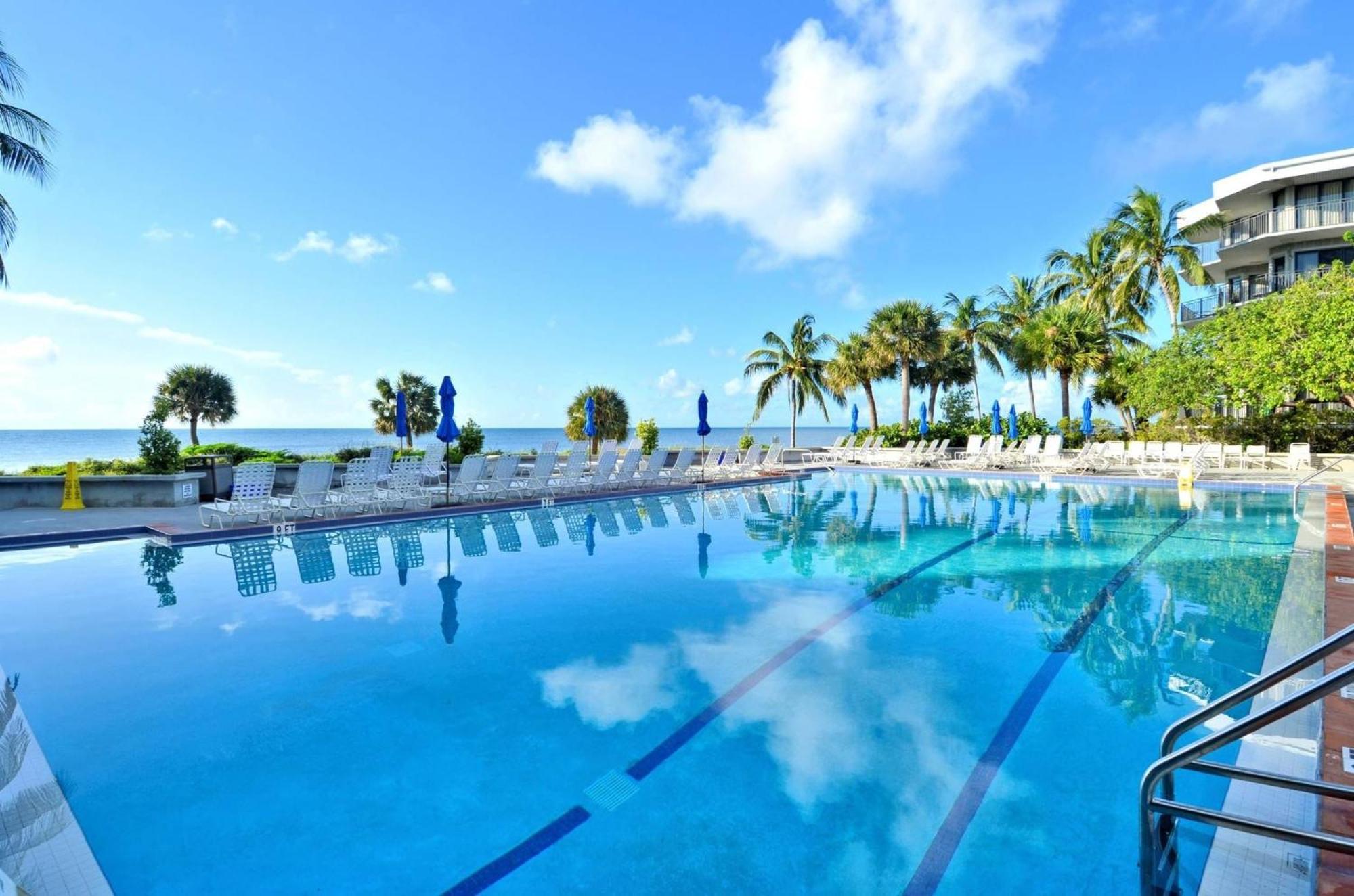 Holiday home Papaya Place By Avantstay Great Location W Balcony Outdoor Dining Shared Pool Hot Tub *