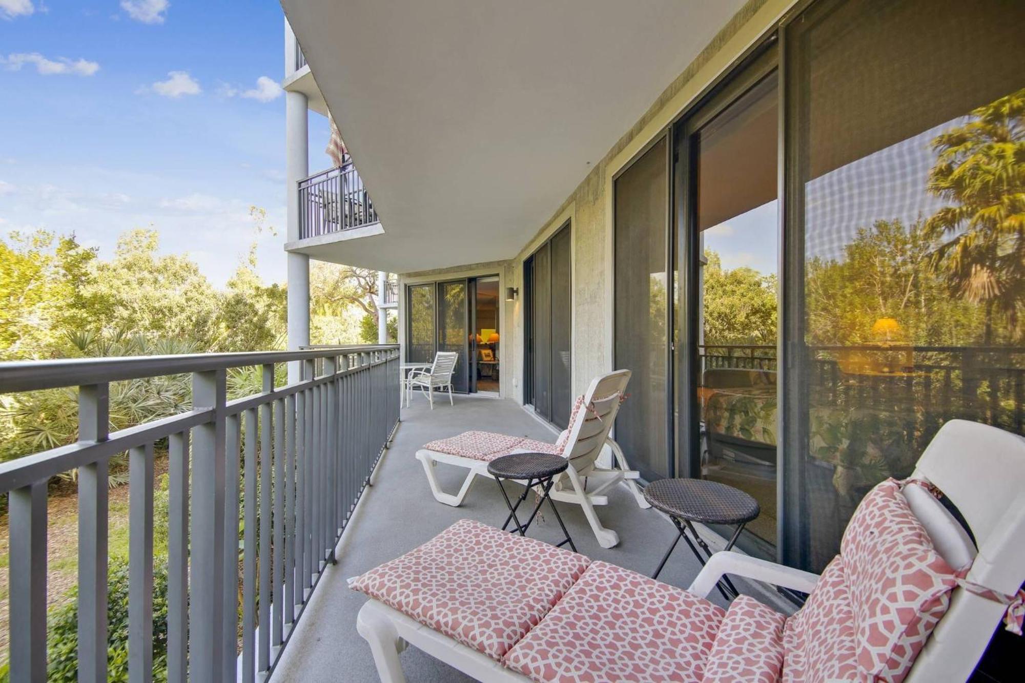 Papaya Place By Avantstay Great Location W Balcony Outdoor Dining Shared Pool Hot Tub * Key West