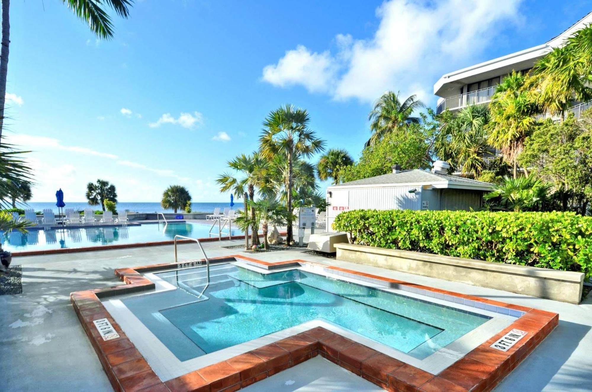 Papaya Place By Avantstay Great Location W Balcony Outdoor Dining Shared Pool Hot Tub Holiday home