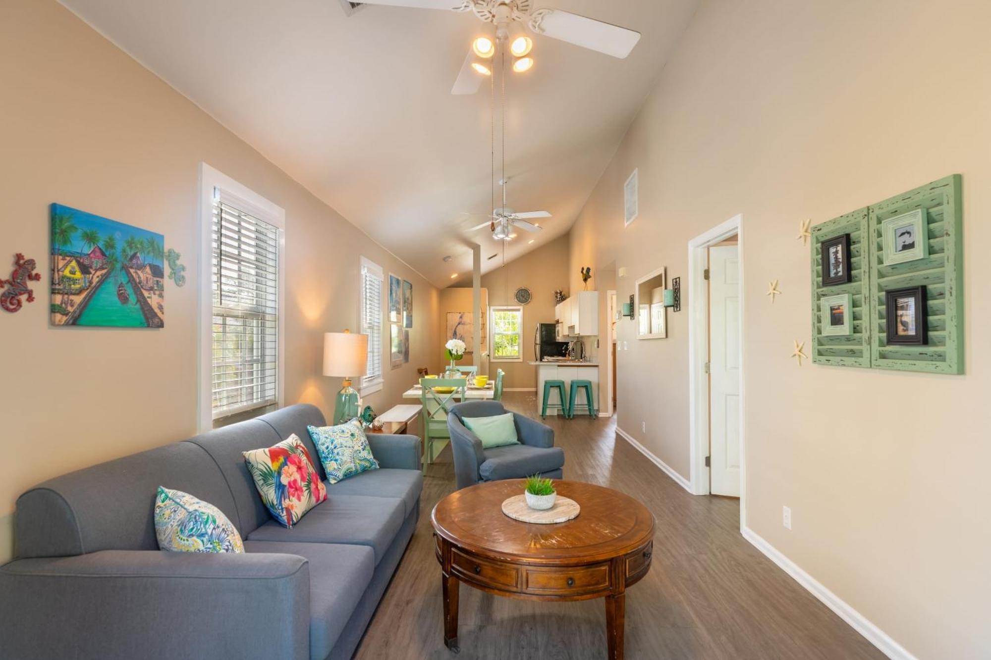 Holiday home Parrot Perch By Avantstay Old Town W Shared Pool Week Long Only *