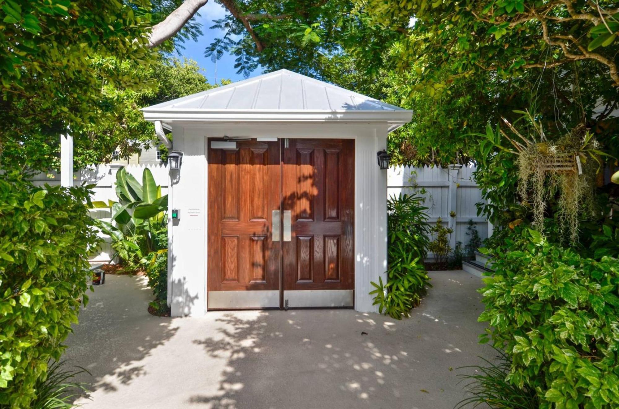 Tumis Time Out By Avantstay Heart Of Old Town W Shared Pool Month Long Only * Key West