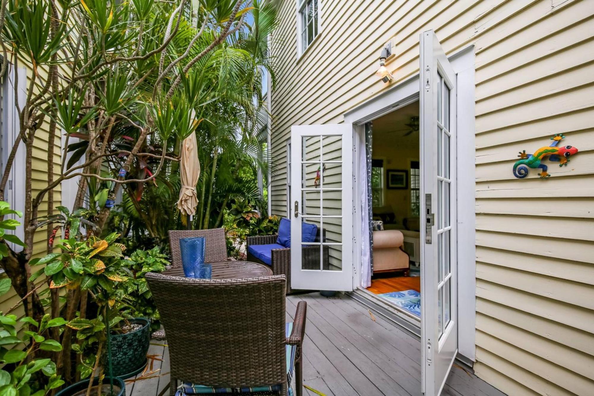 Holiday home Tumis Time Out By Avantstay Heart Of Old Town W Shared Pool Month Long Only *