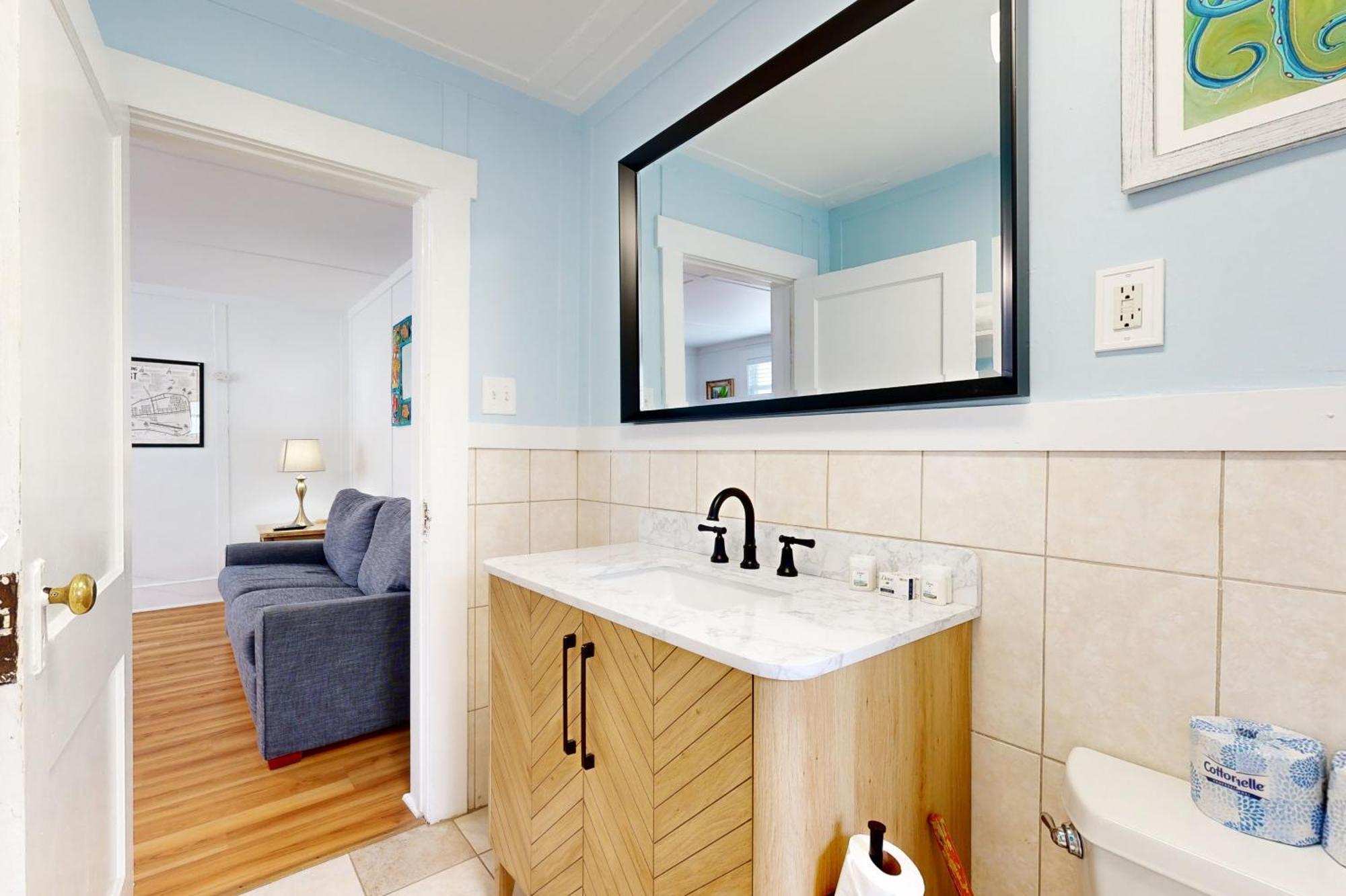 Four Flowers Apartment *