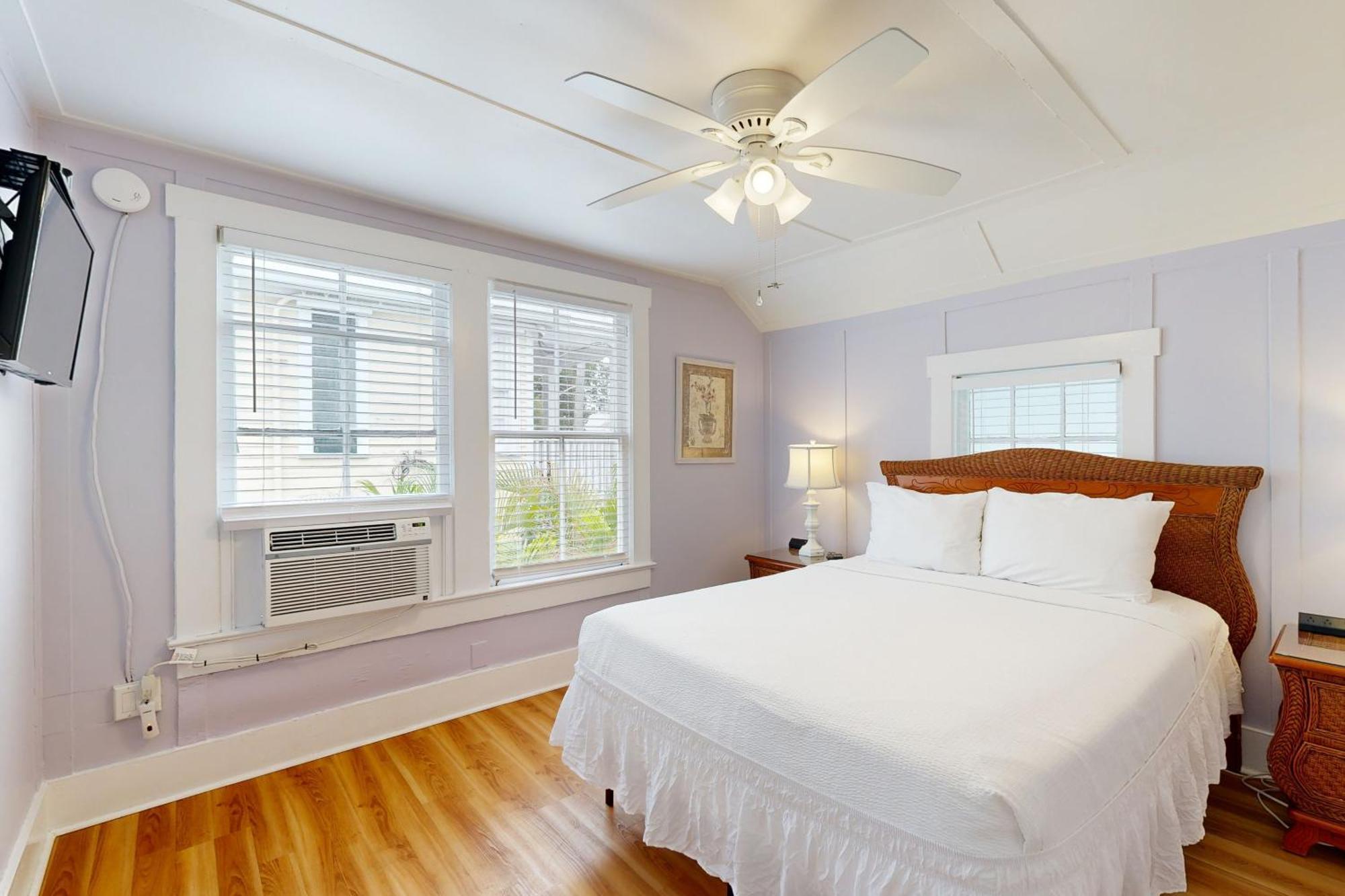 Four Flowers Apartment *