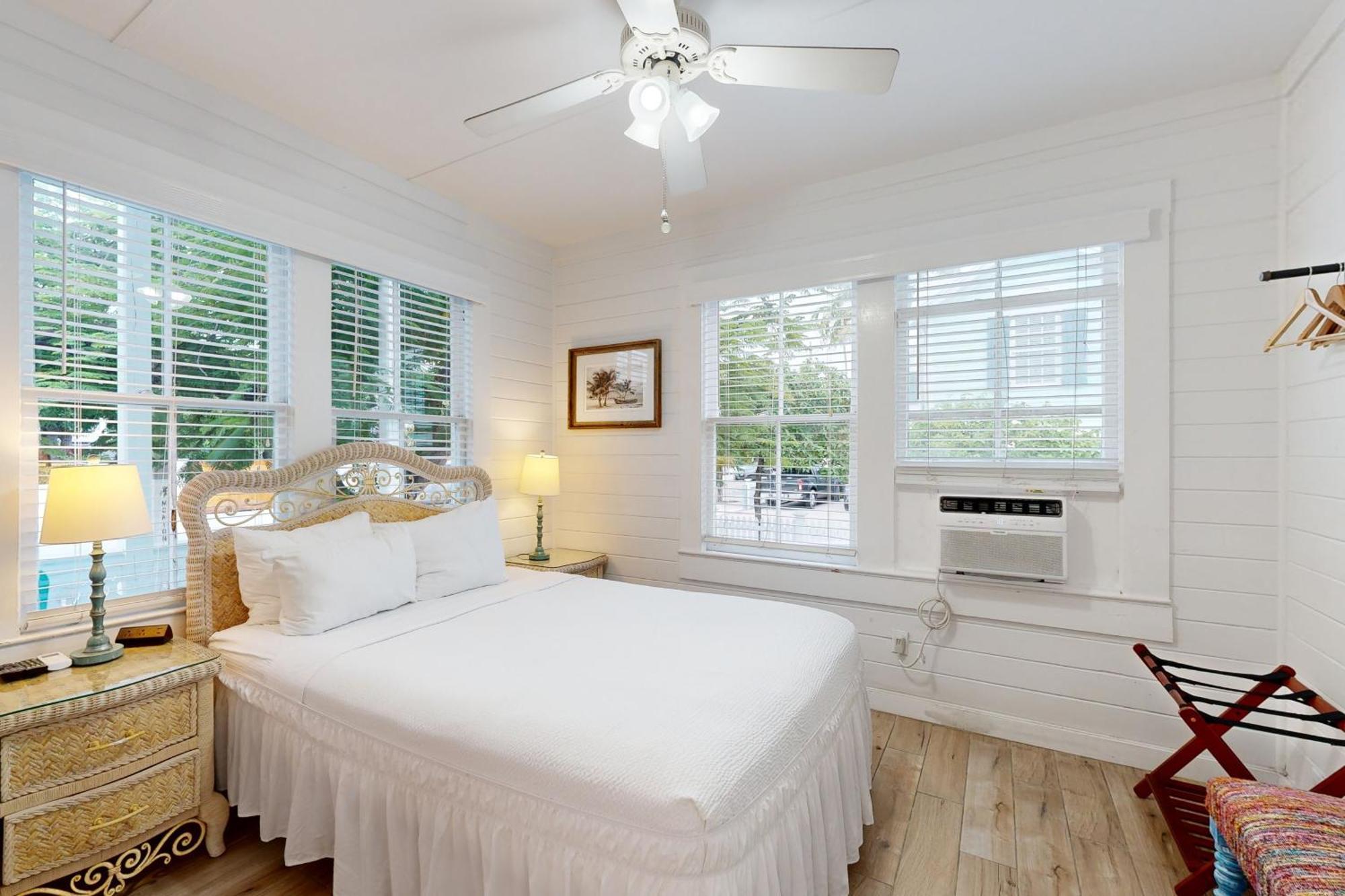 Apartment Four Flowers Key West