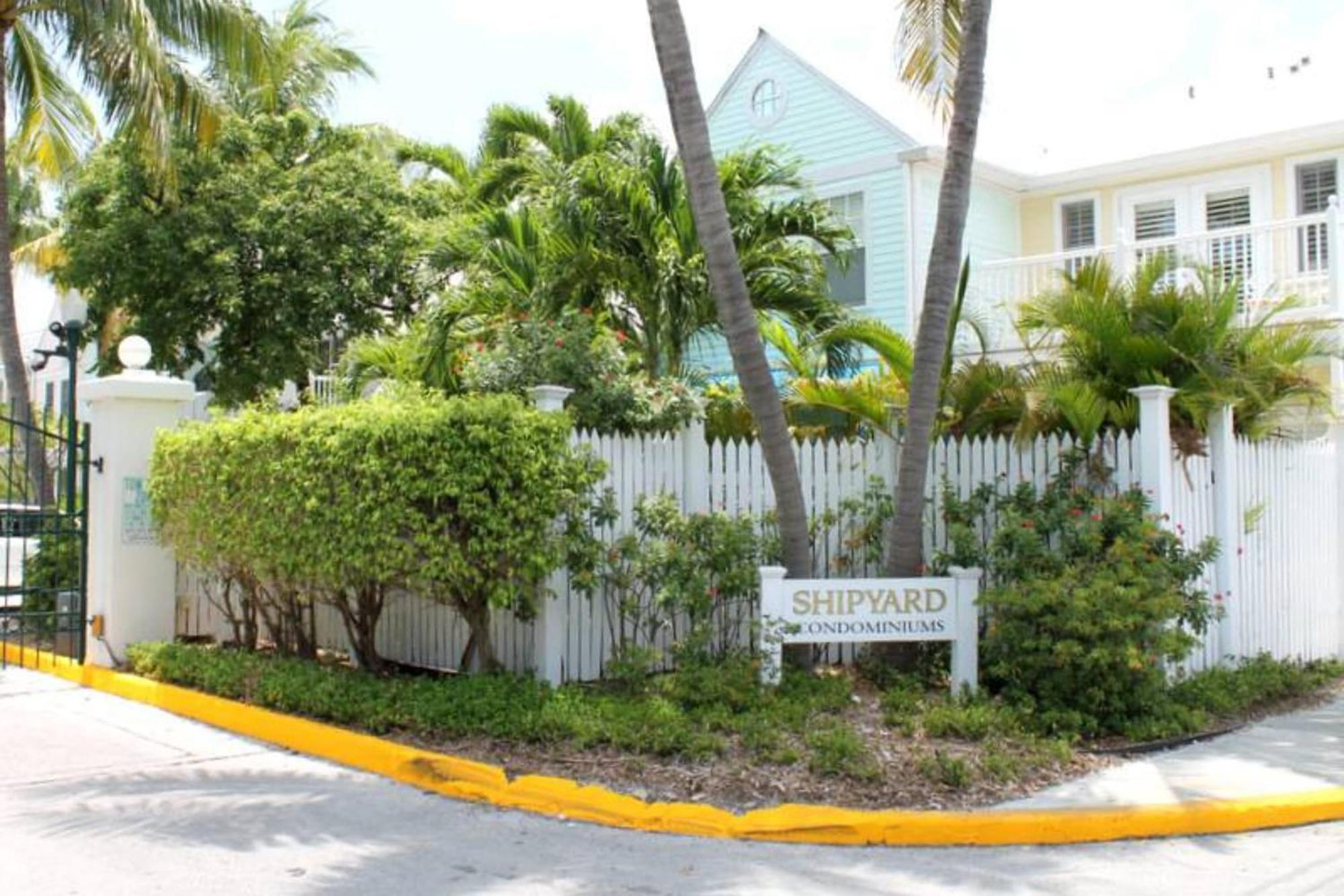 Holiday home Lavender Jungle By Avantstay Great Location W Patio Shared Pool Week Long Only Key West