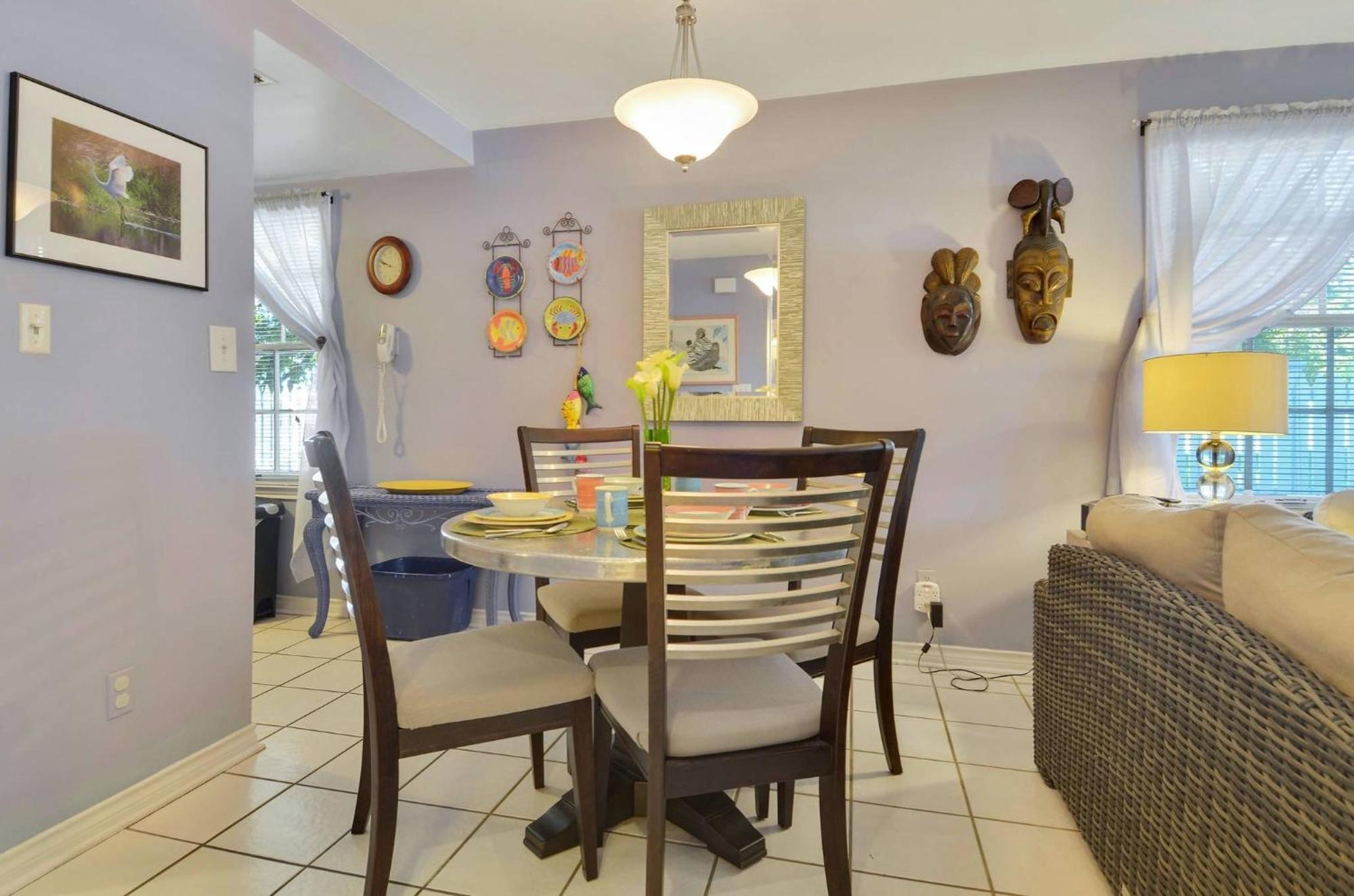Holiday home Lavender Jungle By Avantstay Great Location W Patio Shared Pool Week Long Only *