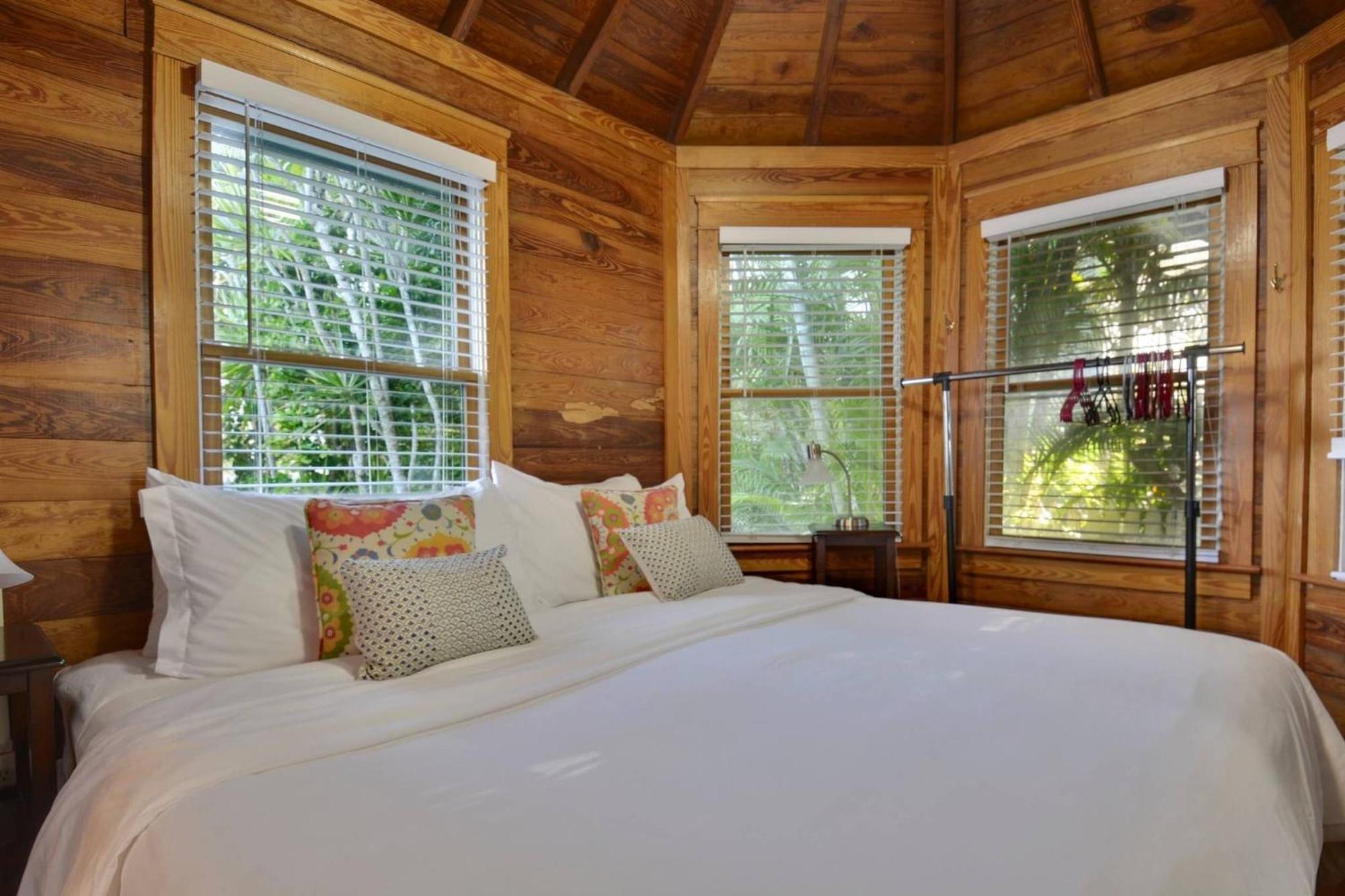 First Breath By Avantstay Close To Old Town W Pool Month Long Only Key West