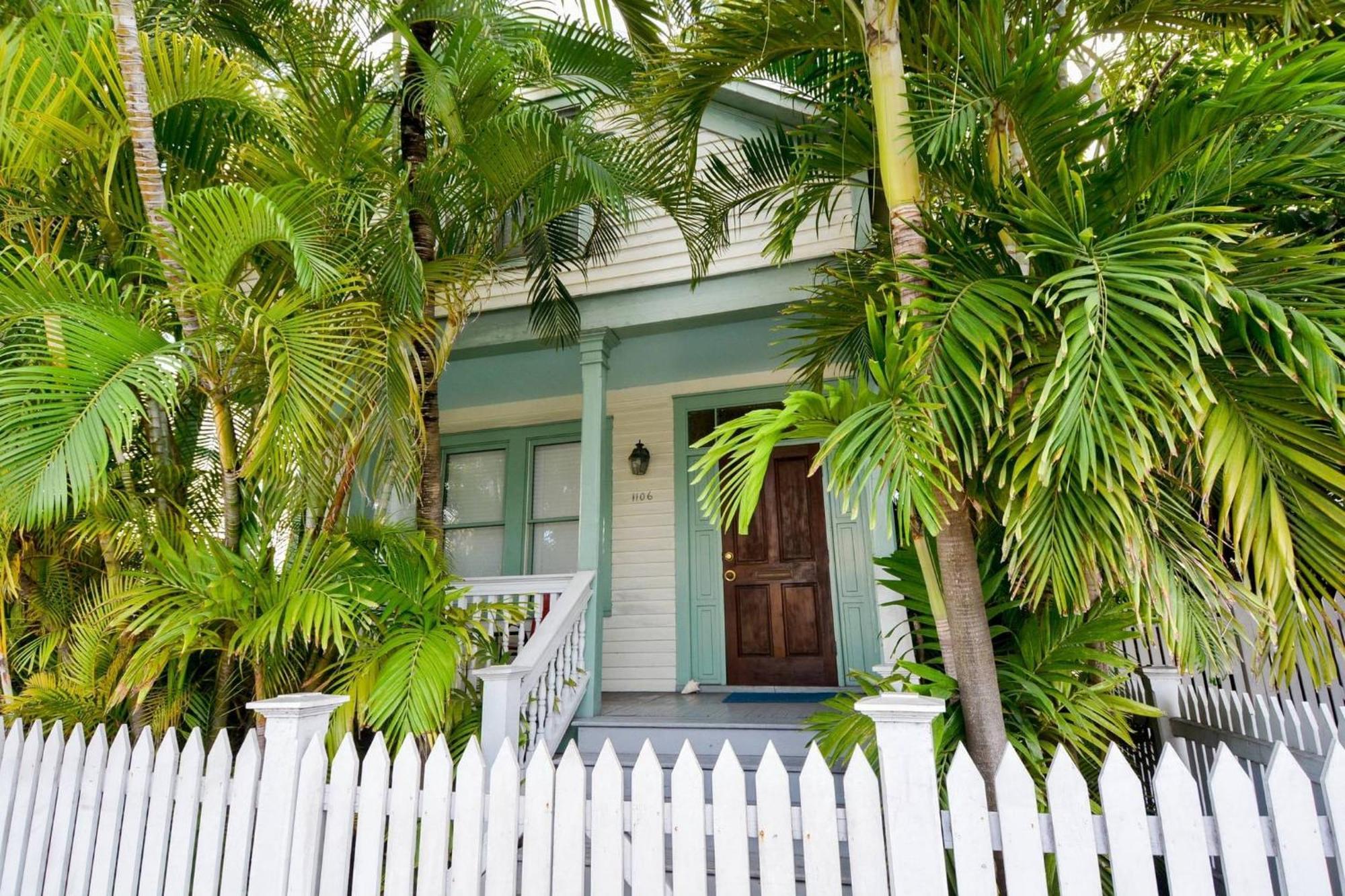 First Breath By Avantstay Close To Old Town W Pool Month Long Only Holiday home Key West