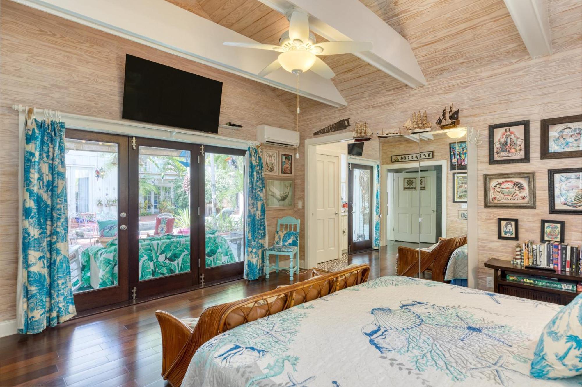 Boat House By Avantstay Character Location W Shared Pool Month Long Key West