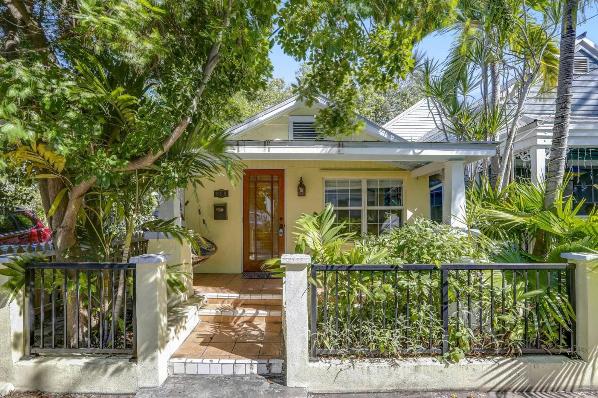 La Casita By Avantstay Steps To Duval Street In Month Long Only Holiday home Key West