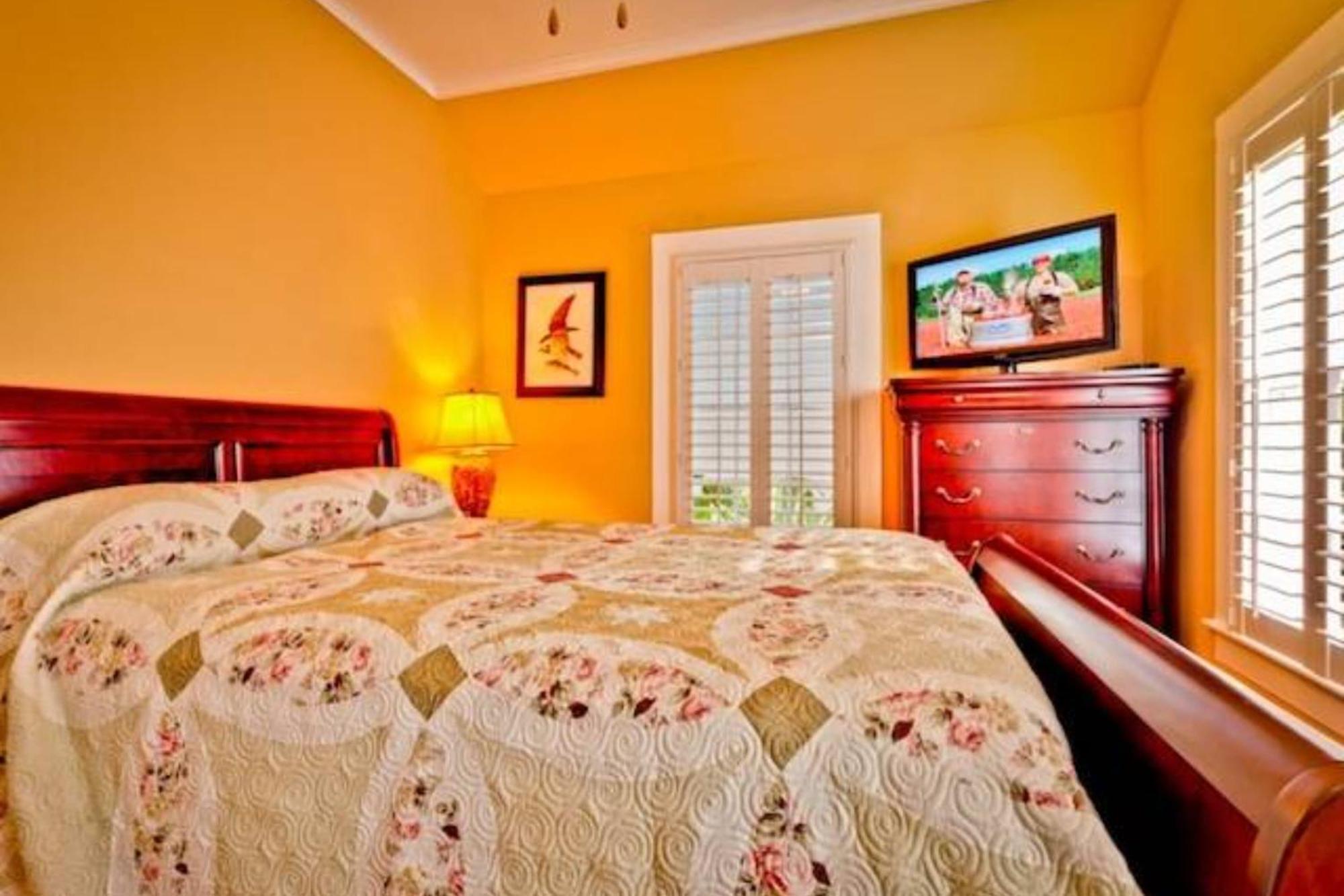 Casa De Rosalie By Avantstay Great Location W Pool Bbq Outdoor Dining Month Long Only Key West