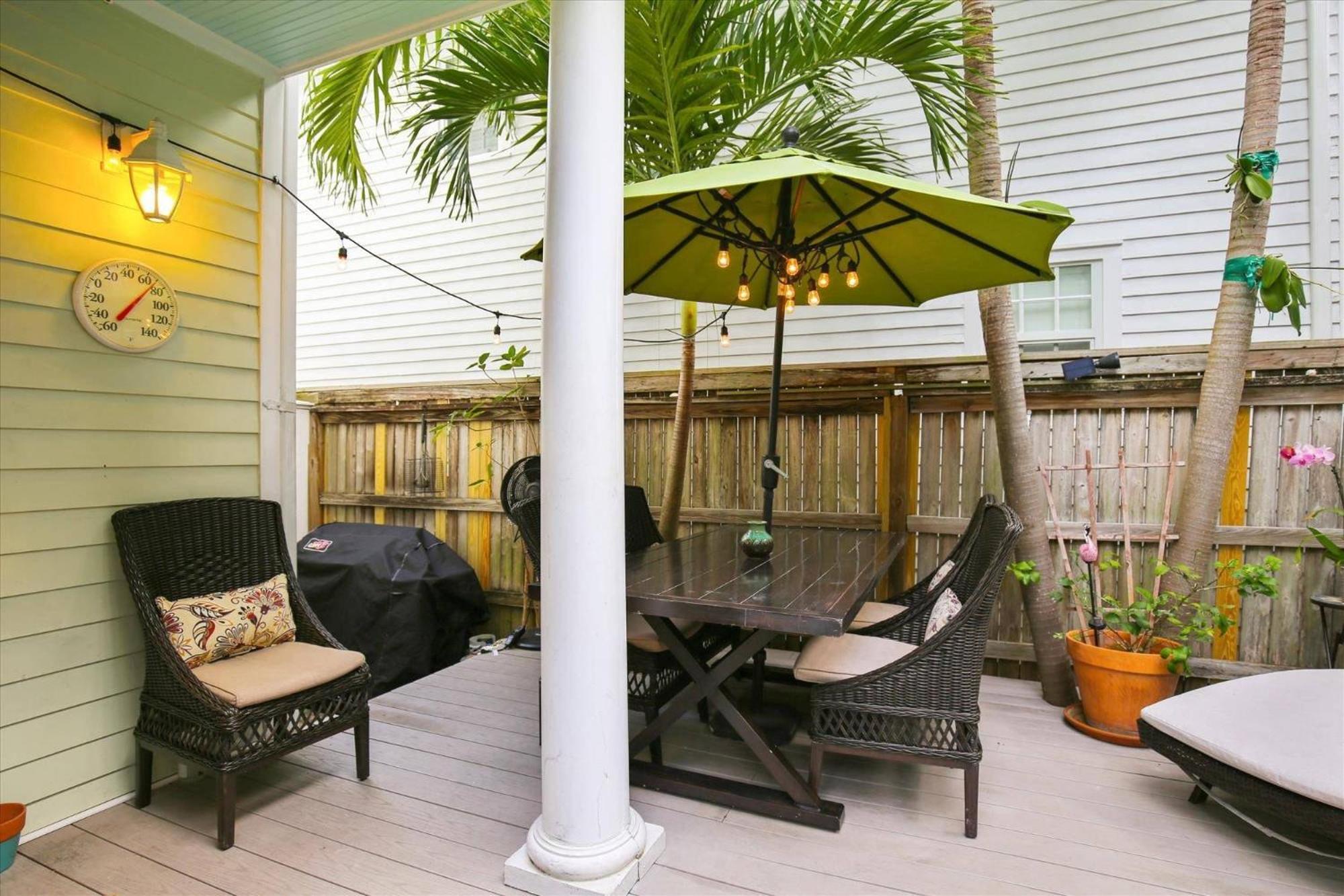 Ecco Domani By Avantstay Gorgeous W Pool Balcony In Great Location Month Long Only Holiday home *