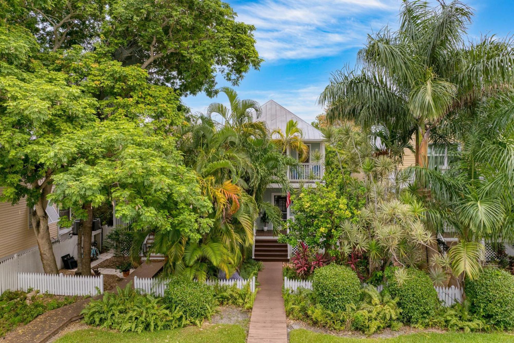Keys To Paradise By Avantstay Balcony Pool Golf Holiday home Key West