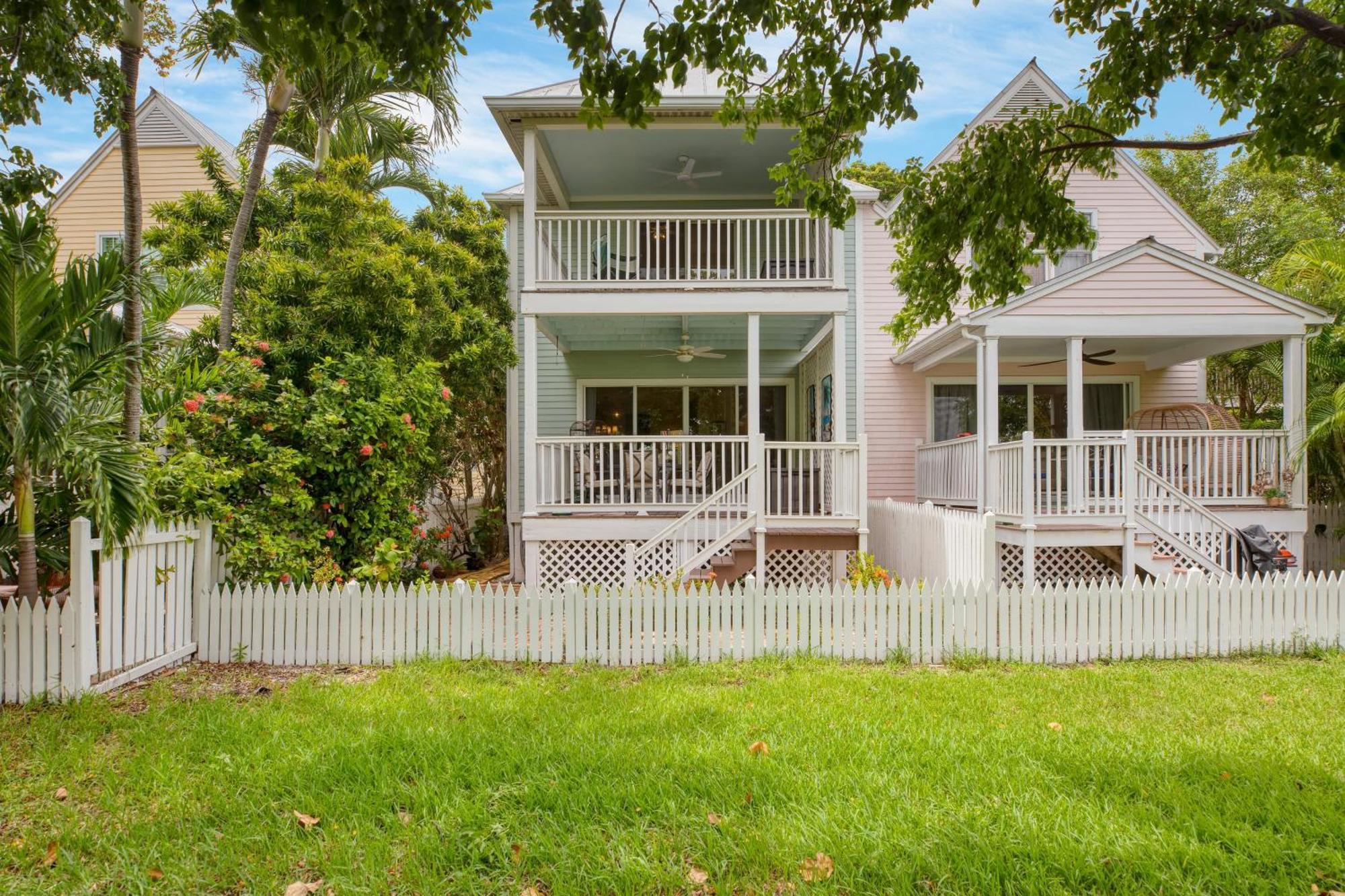 Holiday home Keys To Paradise By Avantstay Balcony Pool Golf