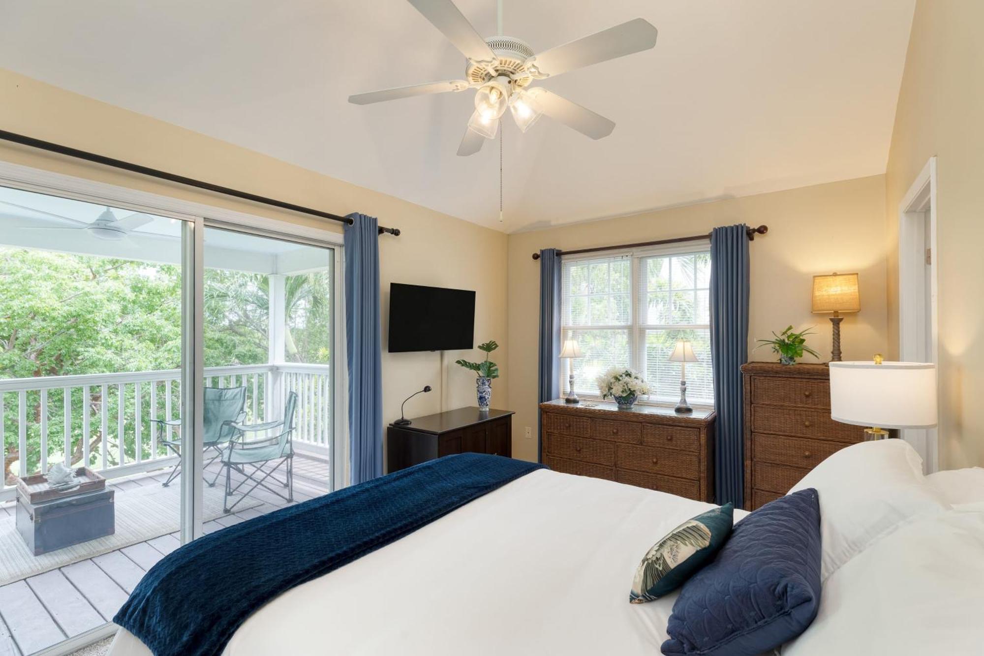 Keys To Paradise By Avantstay Balcony Pool Golf Holiday home Key West