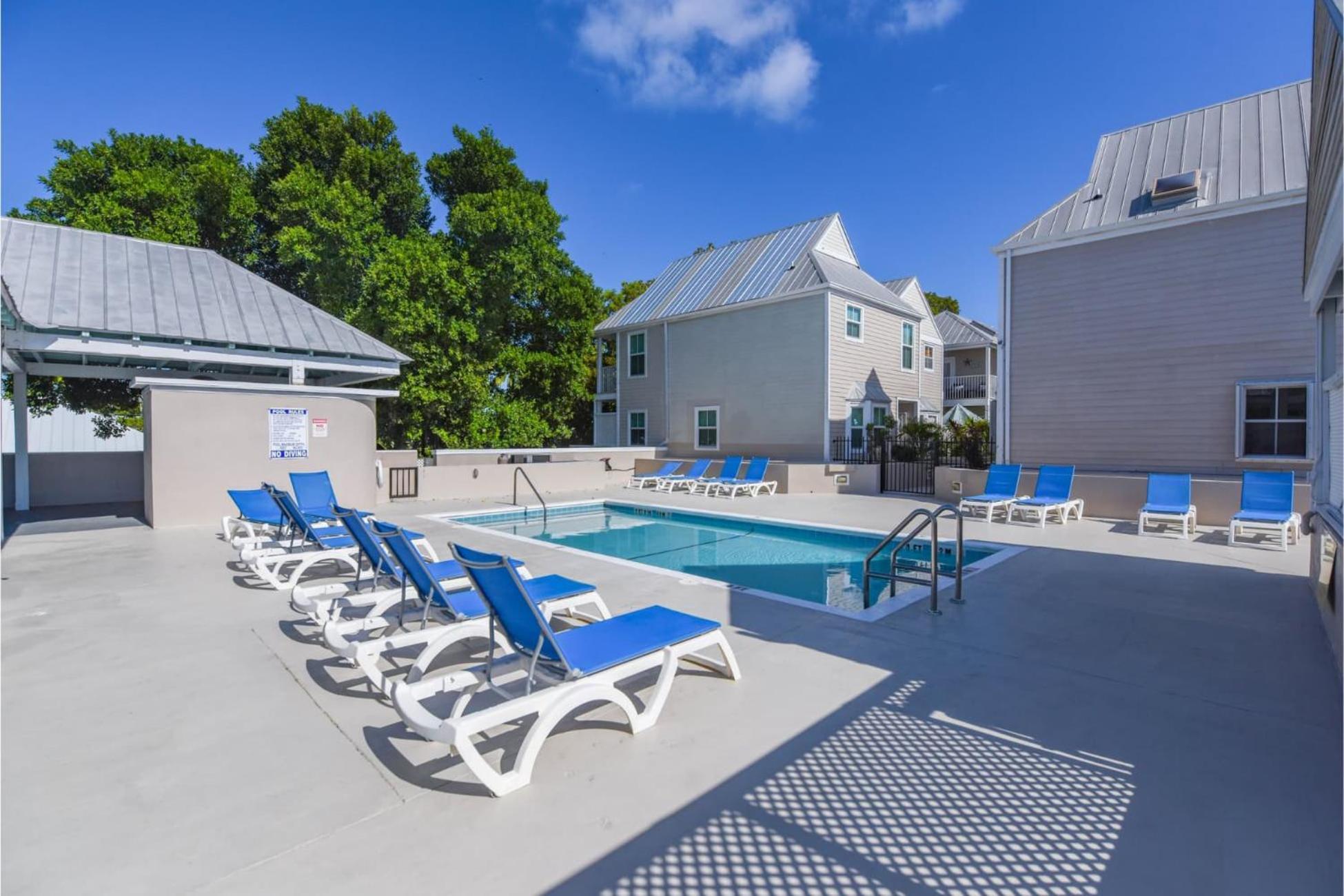 New! Positano - Duval Square Condo, Pool, Hot Tub & Parking Key West