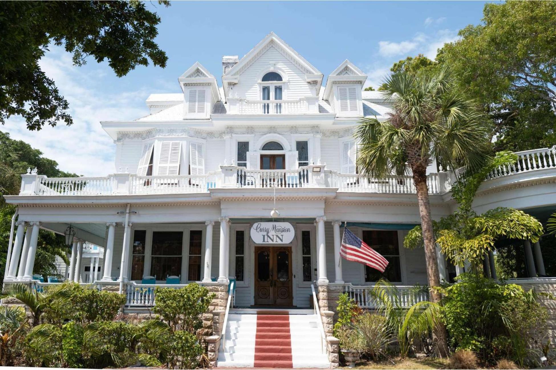 Classic King With Balcony At Curry Mansion *