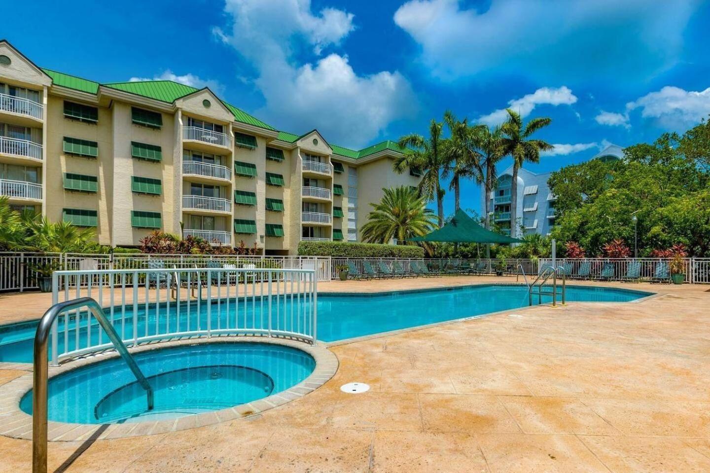 Cat Island - Sunrise Apartment Key West
