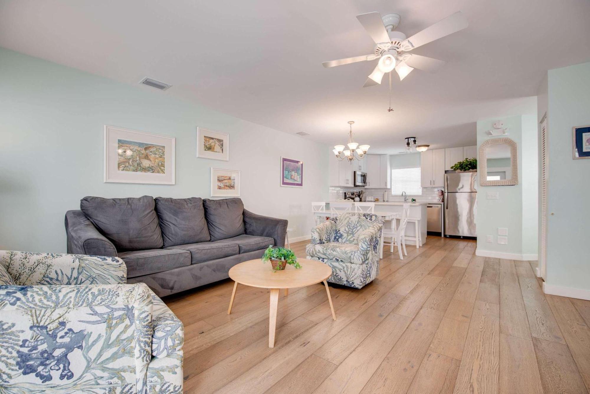 Sea Esta - Duval Square Apartment