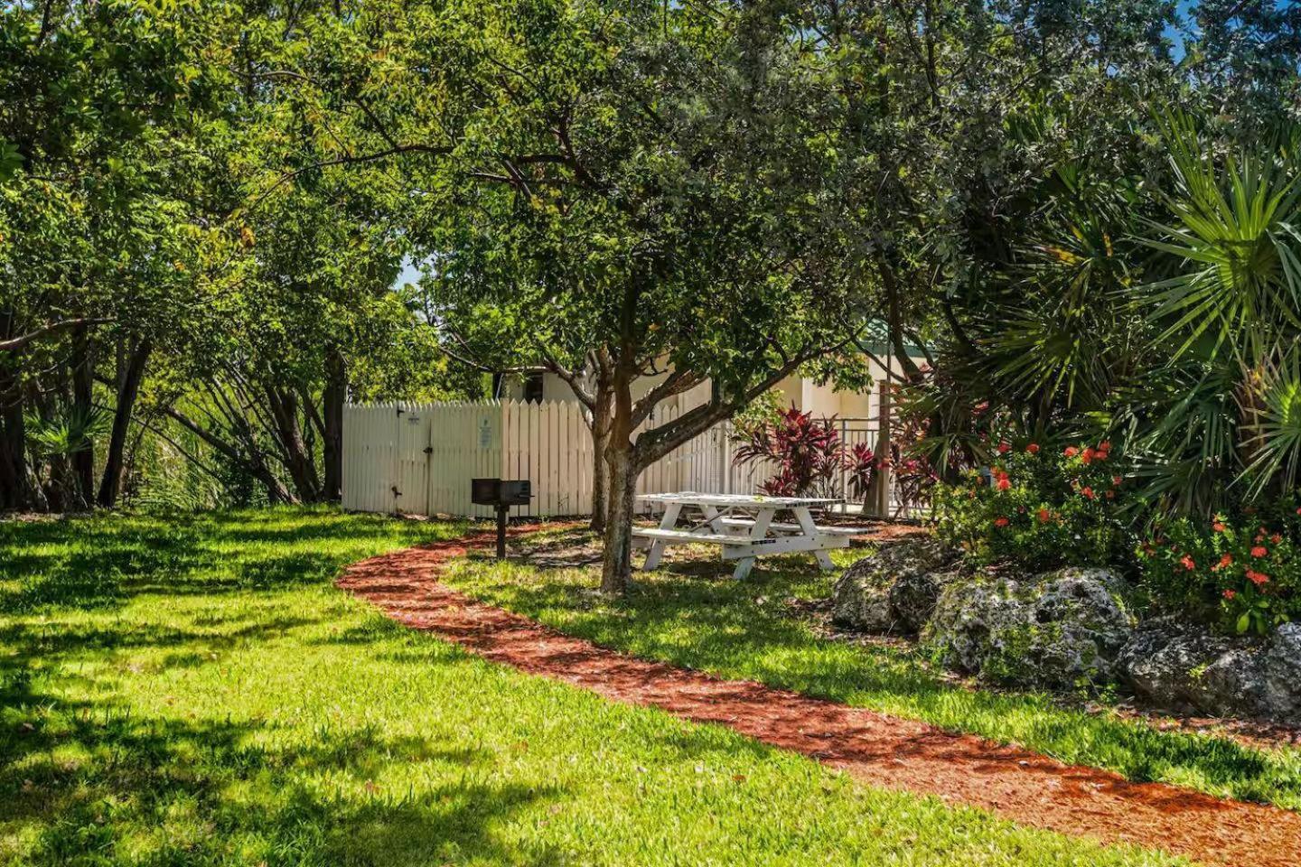 The Andros - Sunrise Apartment Key West