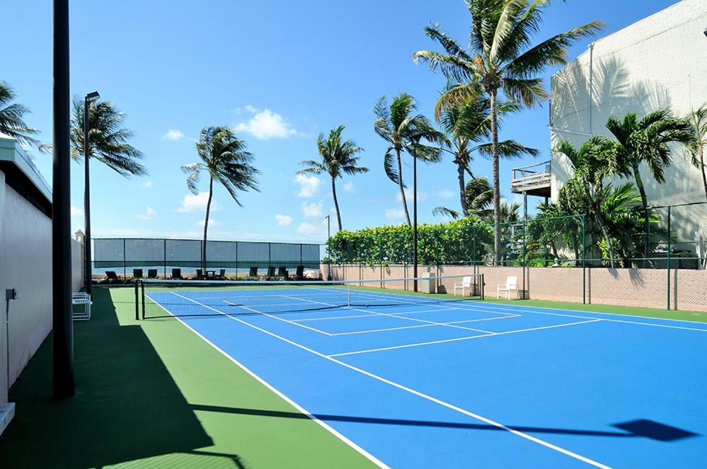 Club Oasis 304 *