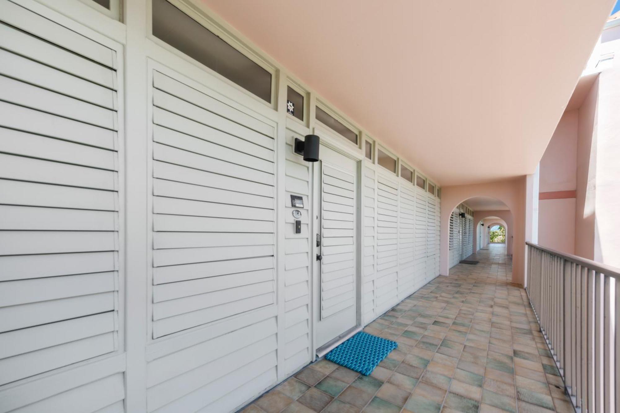 Club Oasis 304 Apartment Key West