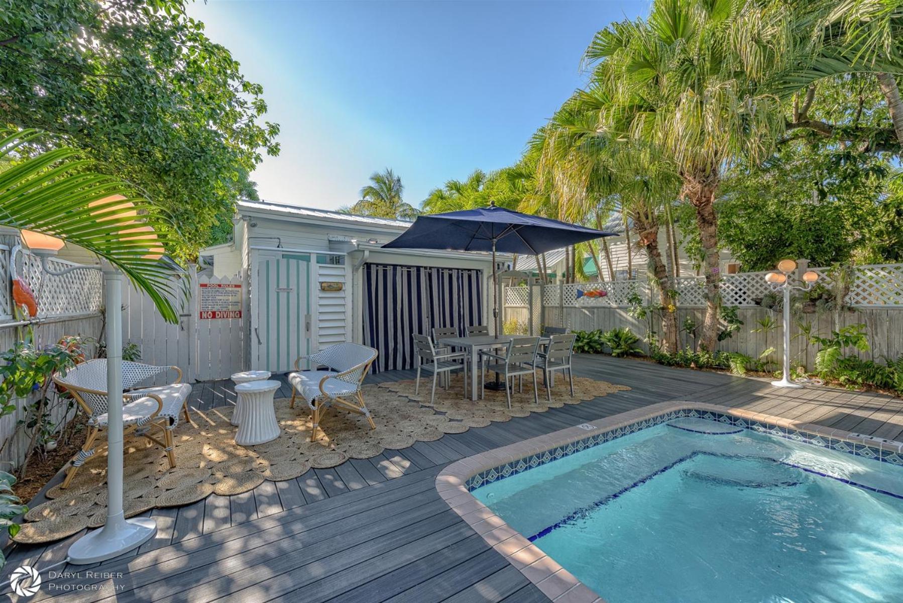 Mango Hideaway Eyebrow House Apartment Key West