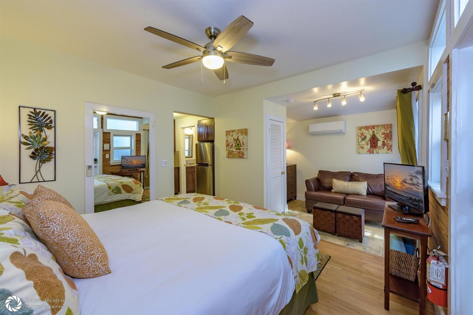 Mango Hideaway Eyebrow House * Key West