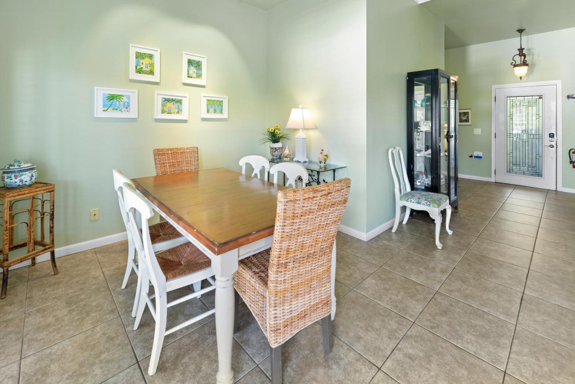 Duval Square Courtyard 31 Apartment *