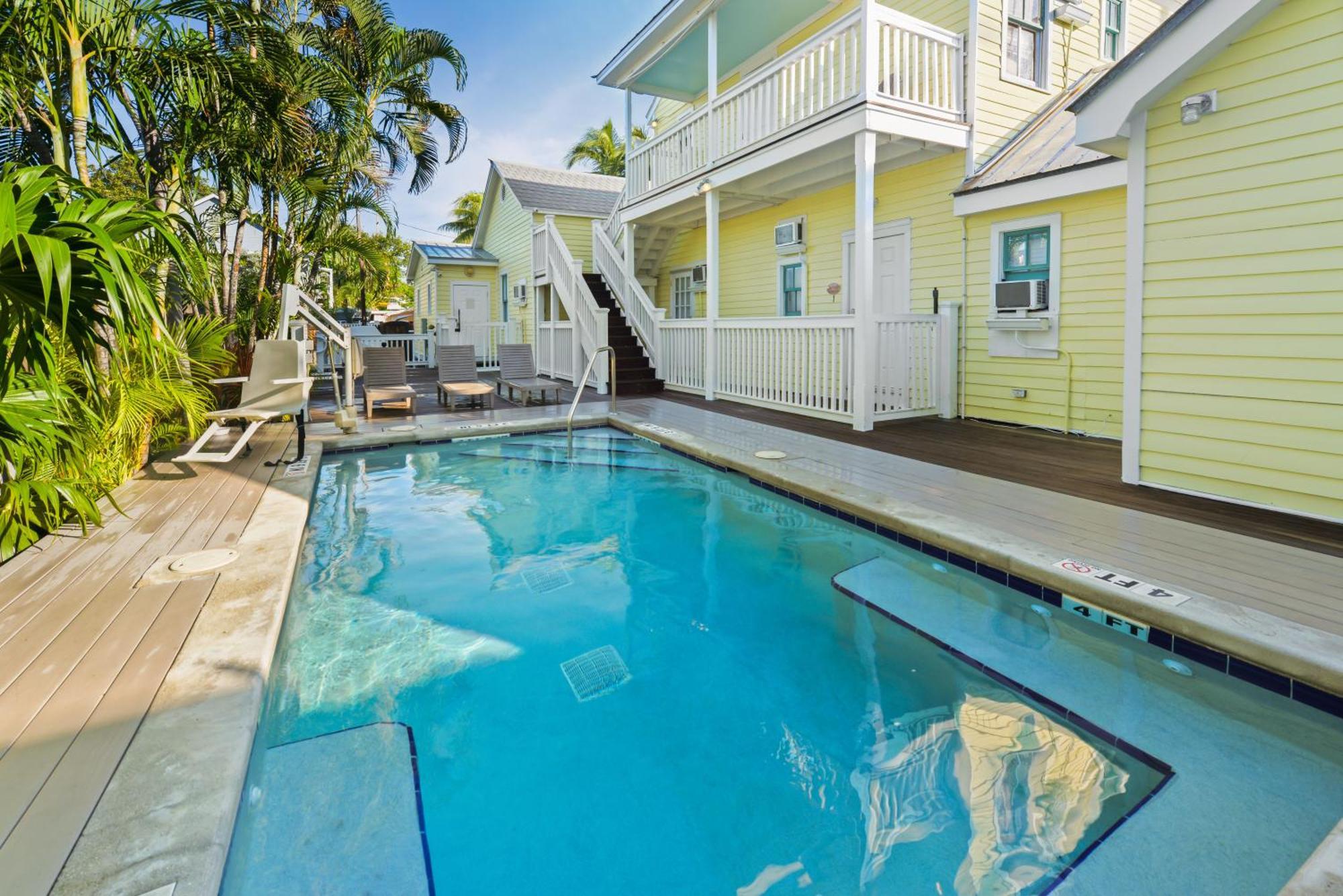 Apartment Matisse The Galleria Key West