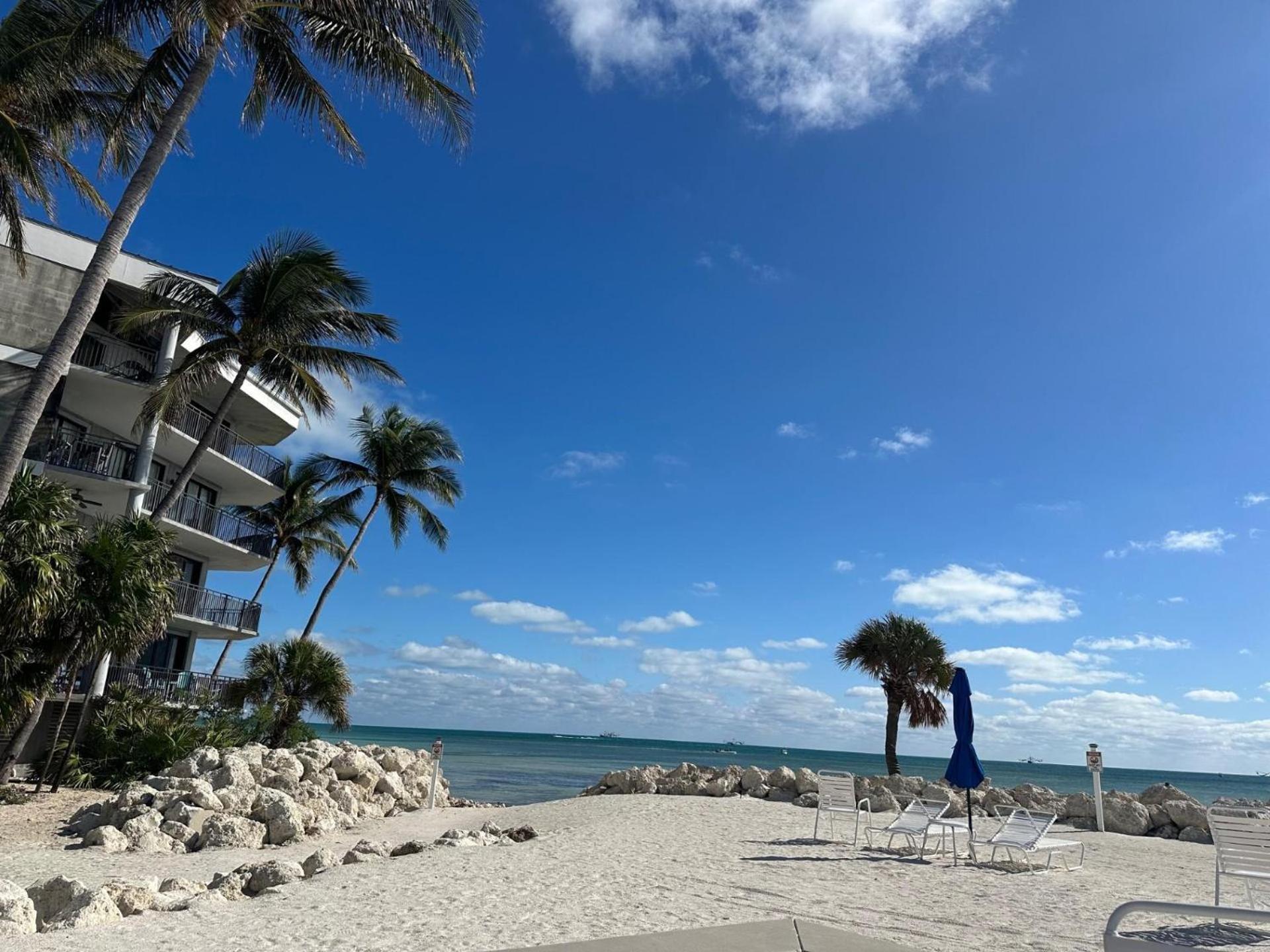 Hemingways Atlantic Retreat Key West