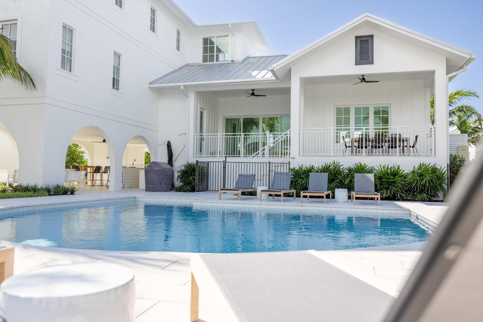 New Private Pool & Docking - Floralee House