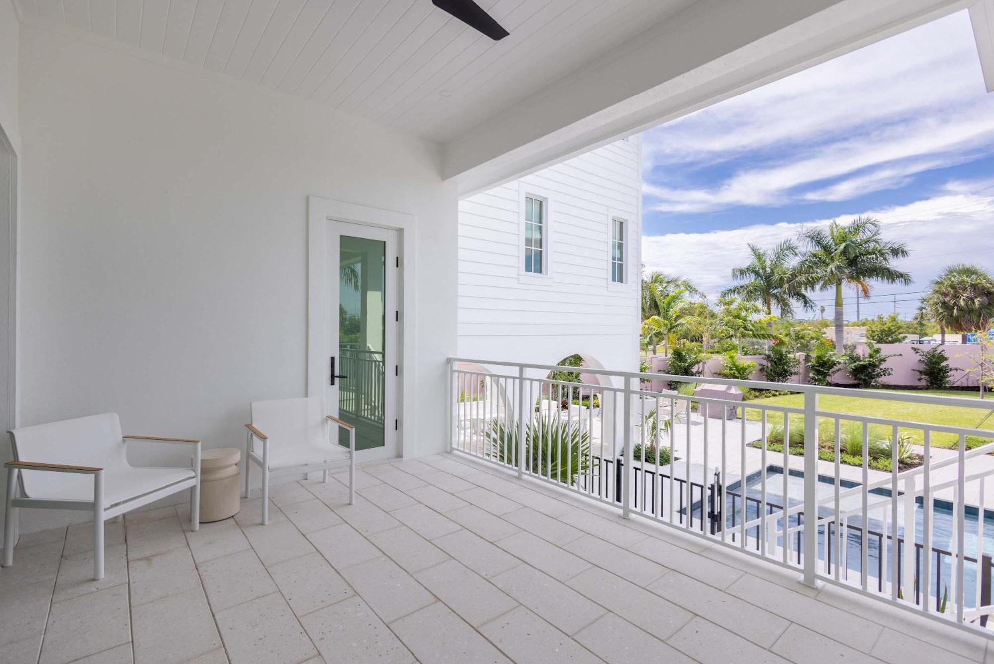 Brand New & Private Pool - Palmgale House Holiday home Key West