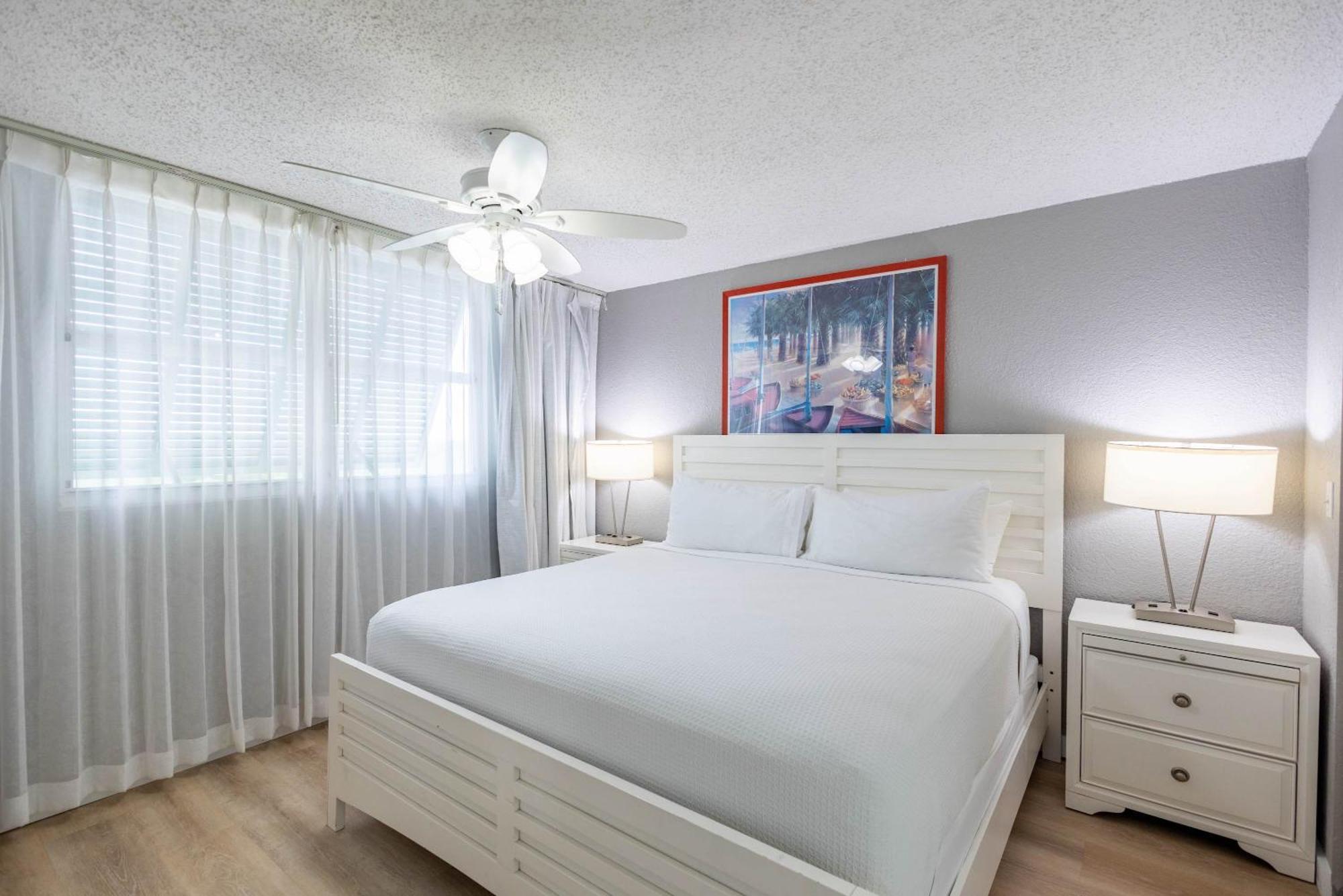 The Grand Turk -sunset View & Pool Holiday home Key West