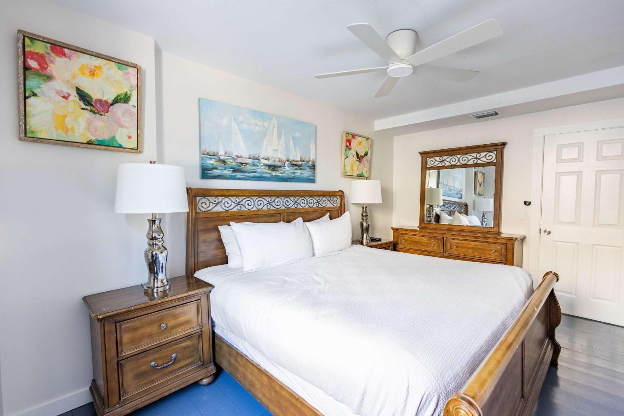 Commodore's Cove Key West