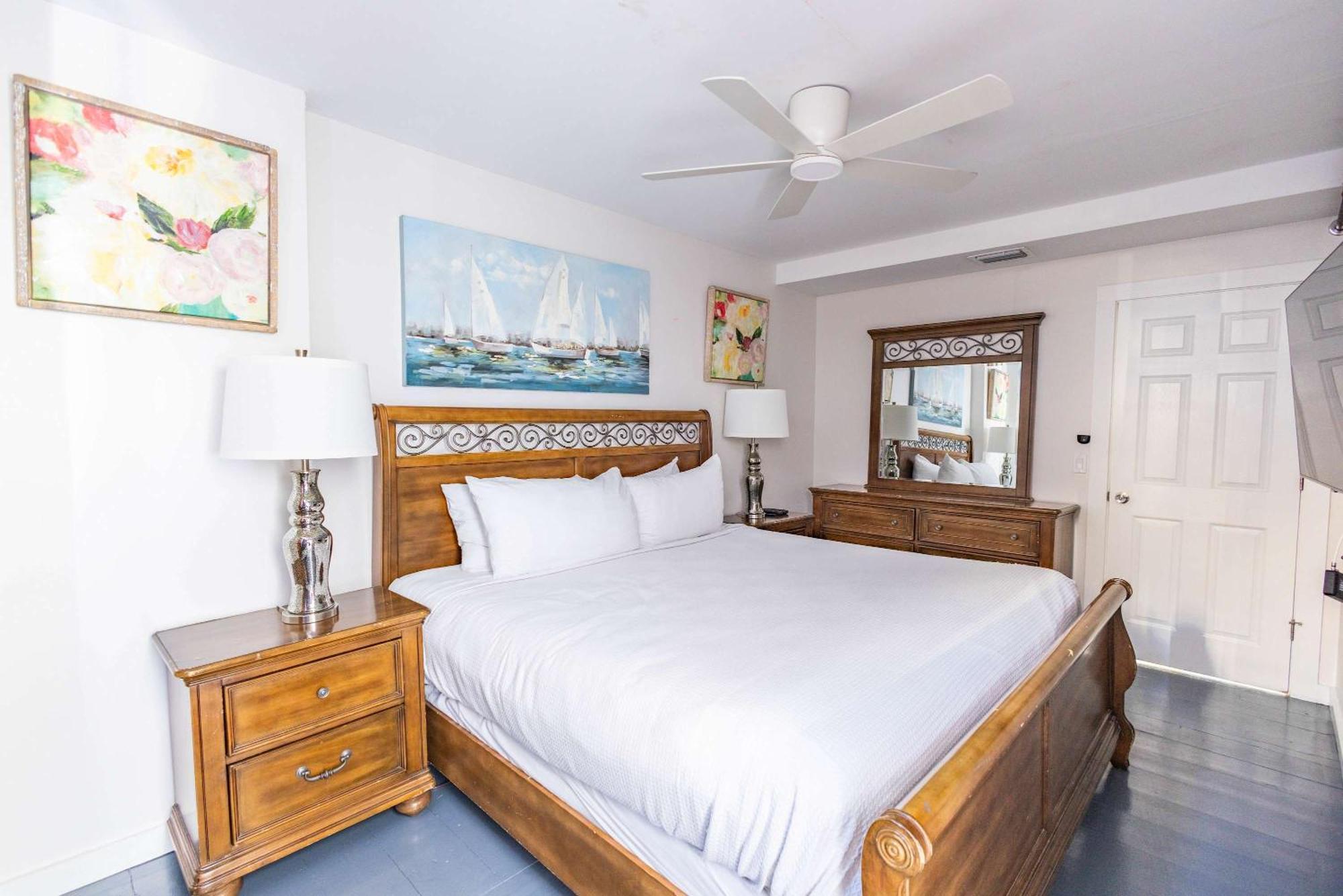 Commodore's Cove Apartment *