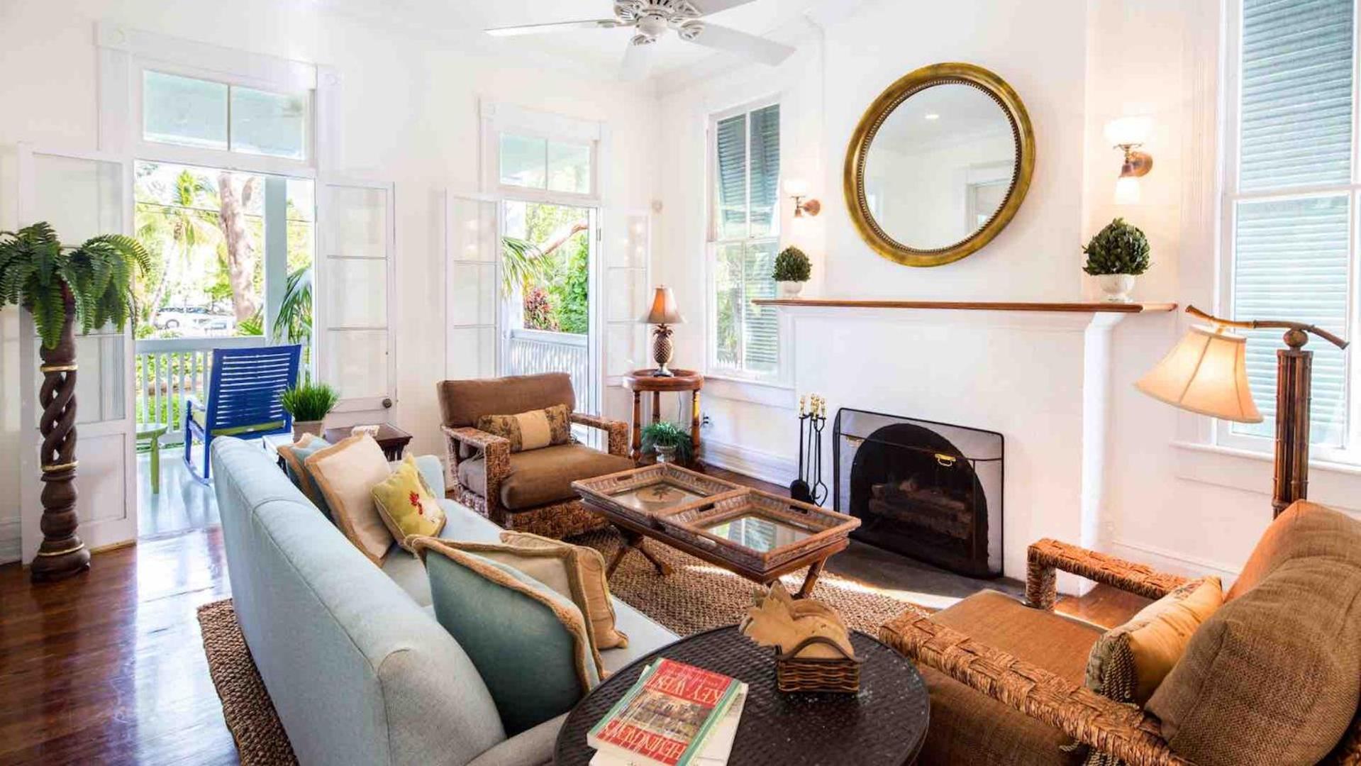 The Admirals Estate By Last Key Realty