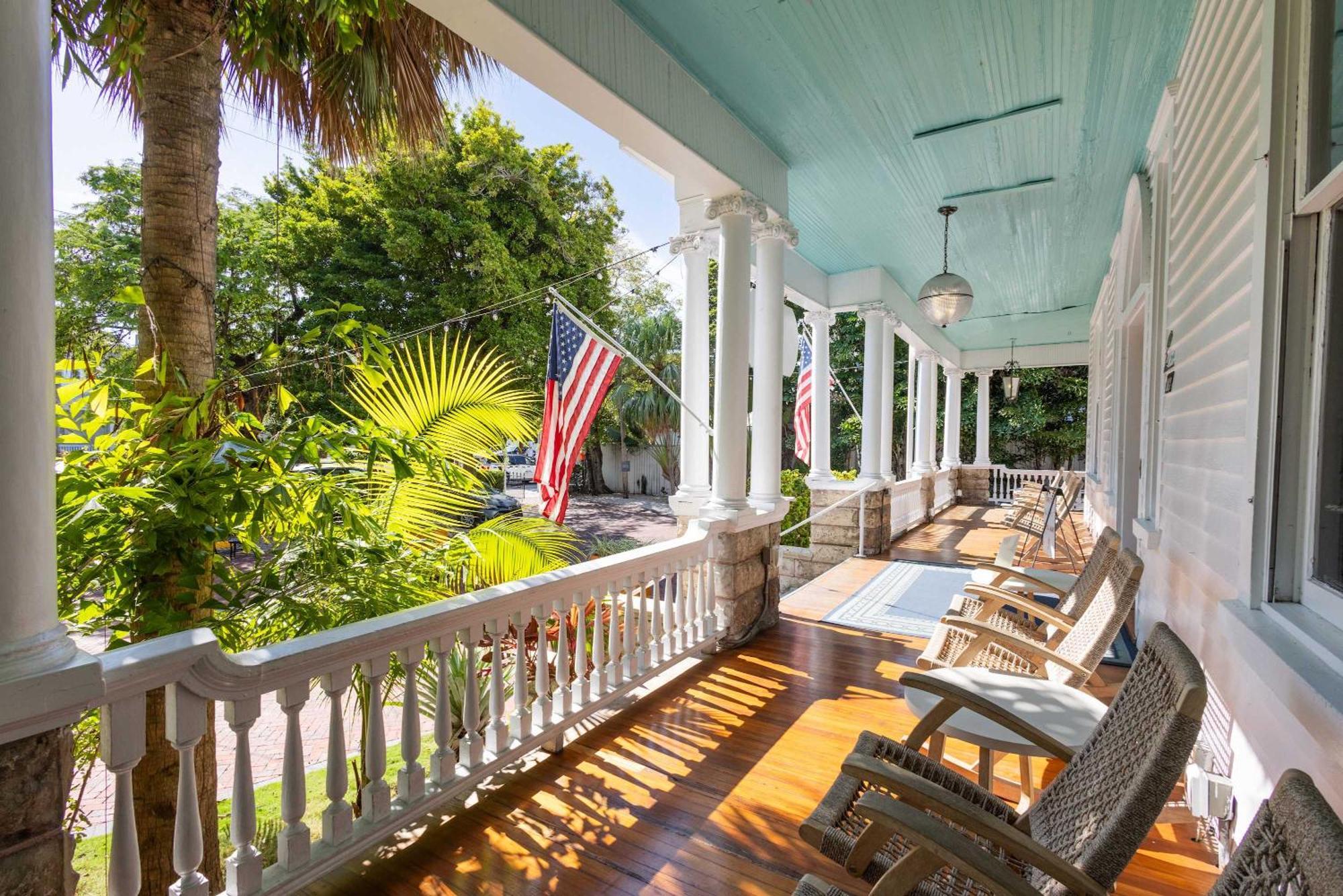 Classic Queen - Curry Mansion With Heated Pool Inn *