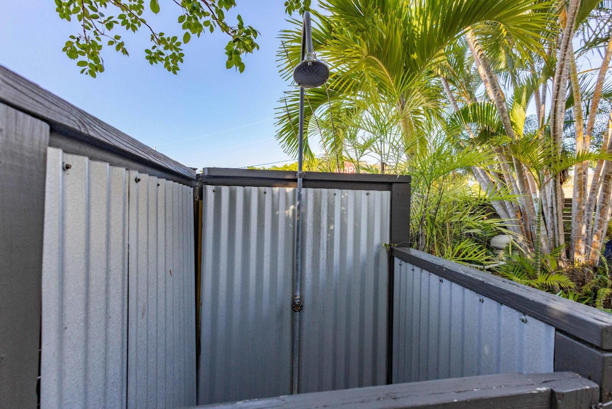 Holiday home New Hidden Oasis- Waterfall Pool Close To Key West