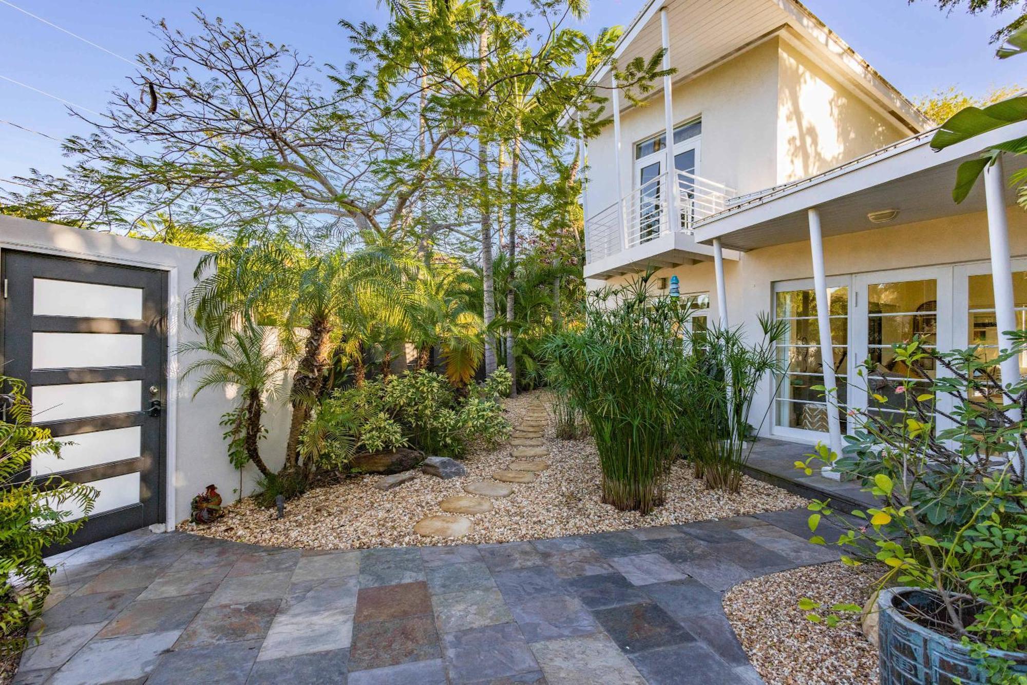Holiday home New Hidden Oasis- Waterfall Pool Close To *