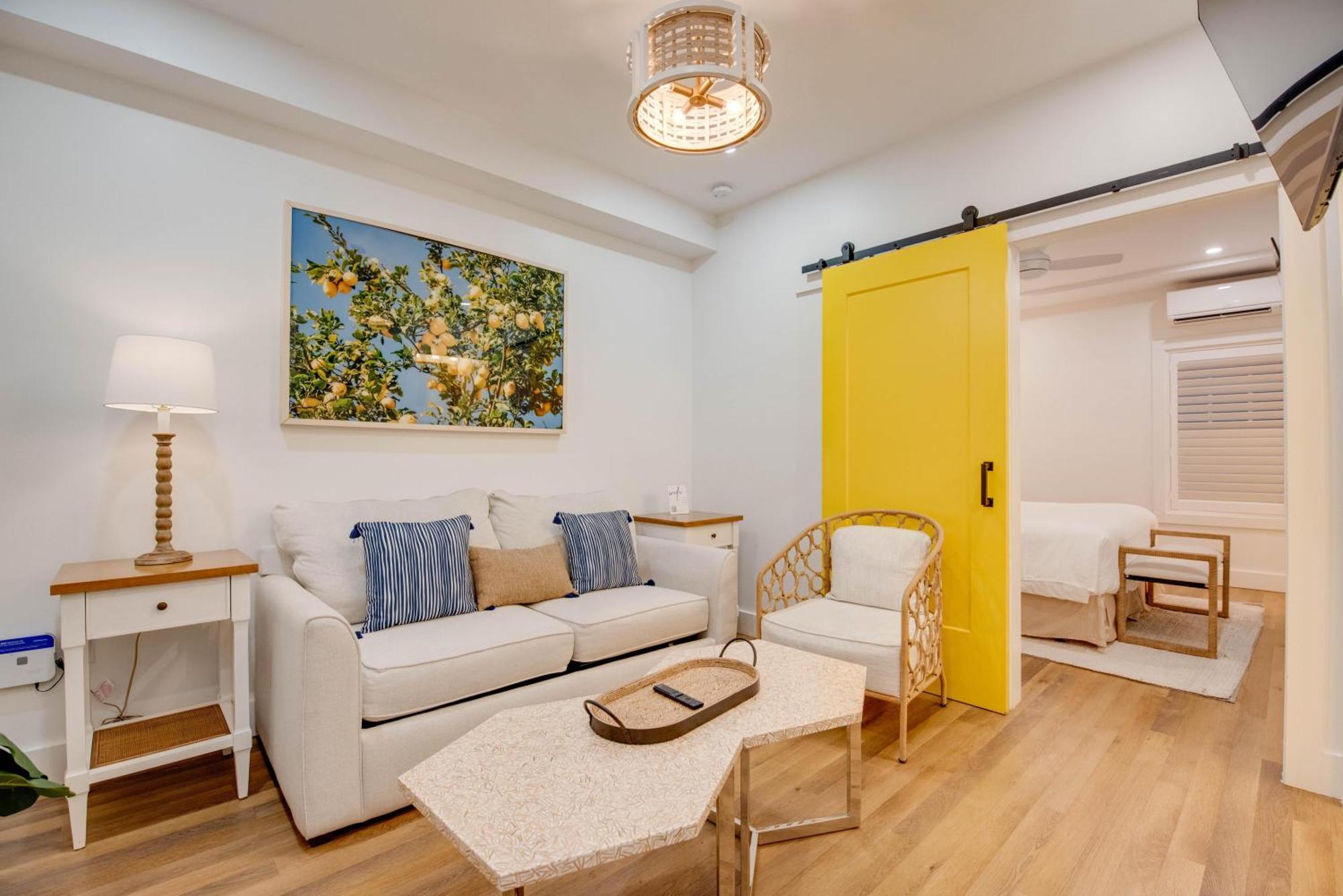 Apartment Custom House Inn All *
