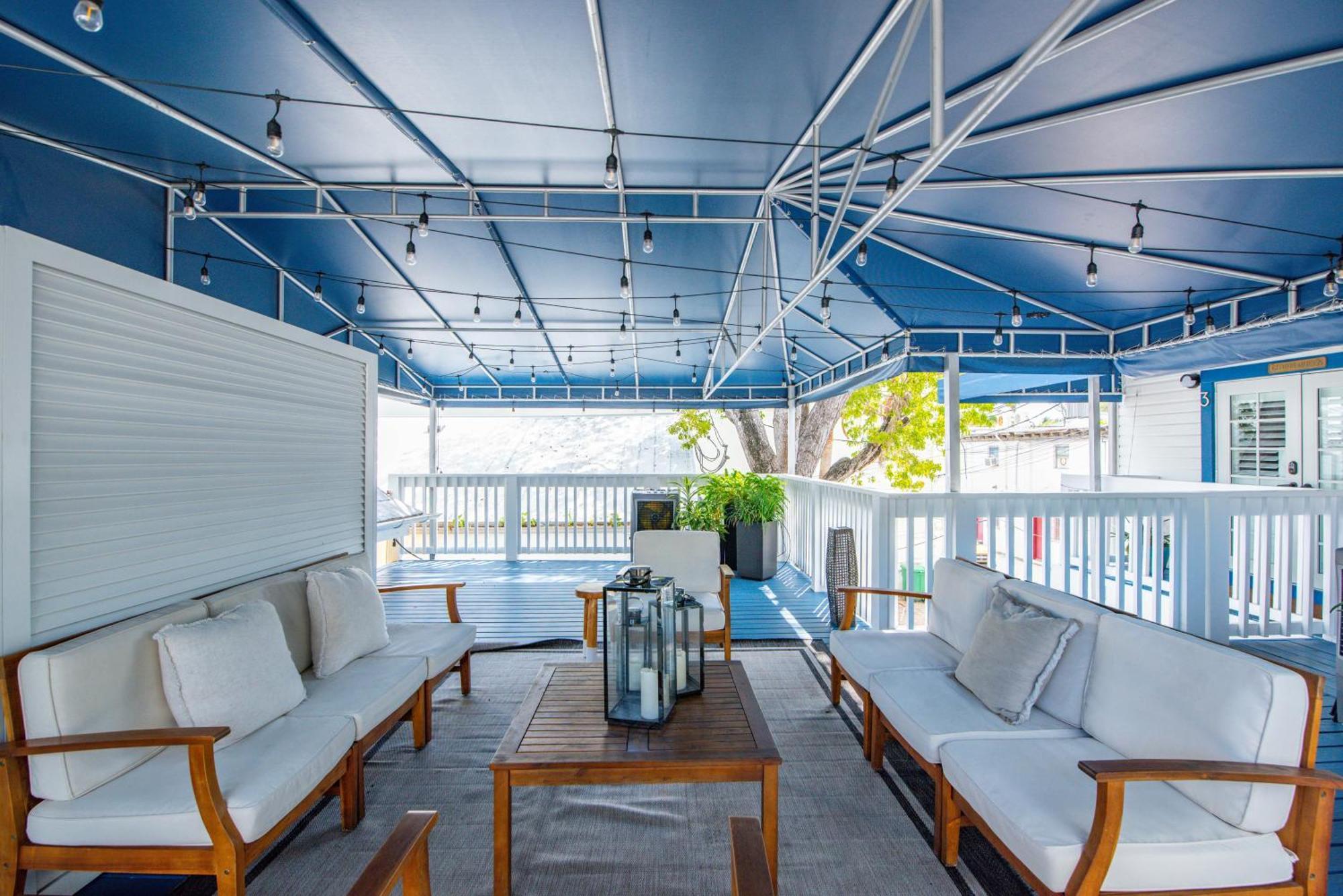 Custom House Inn All Apartment