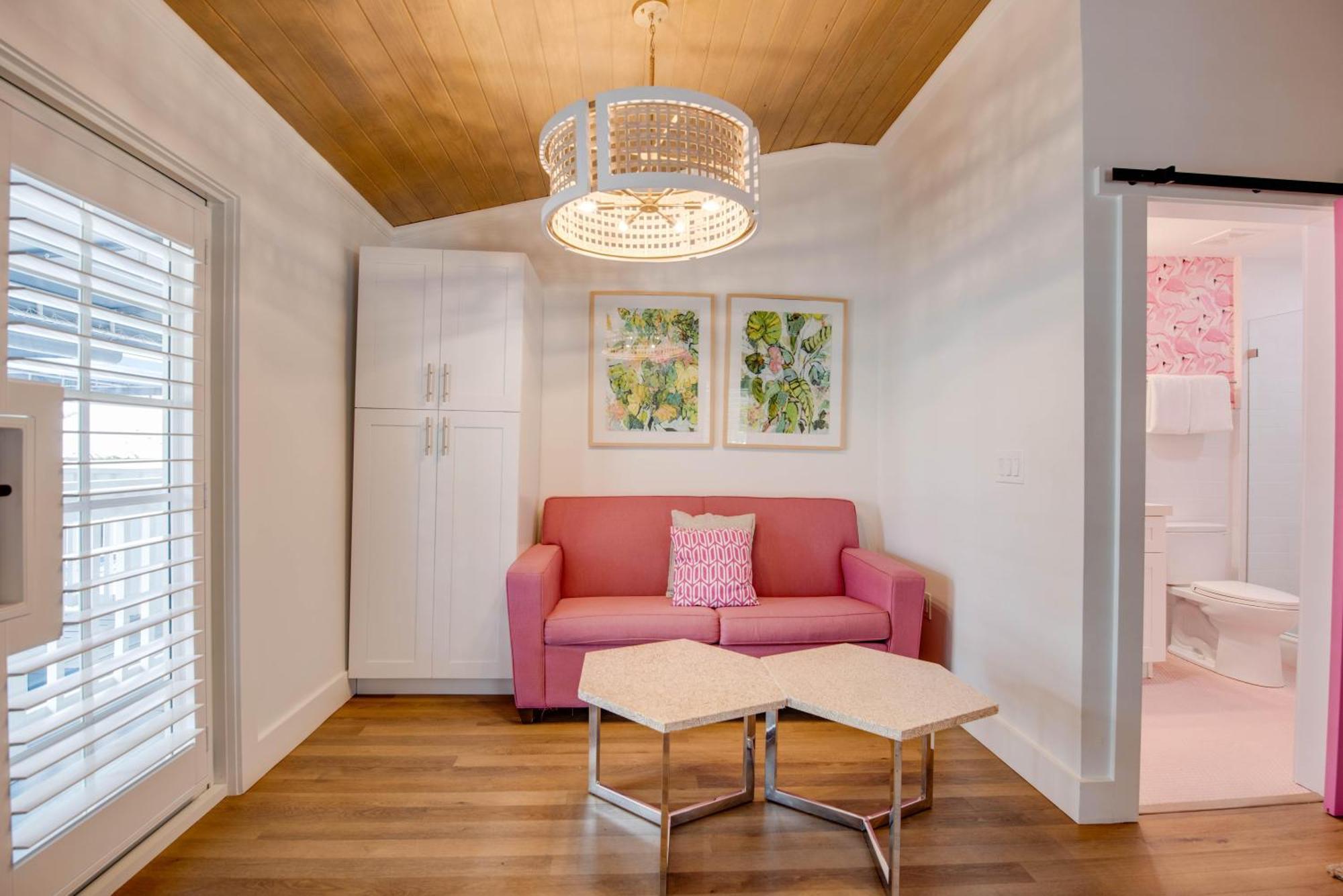Apartment Custom House Inn All *