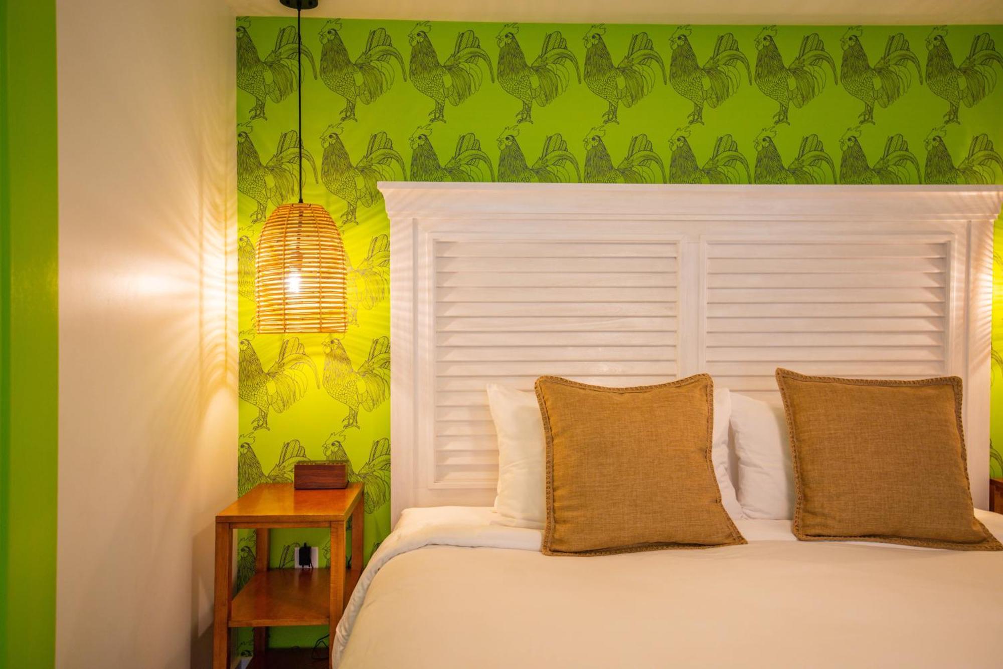 Custom House Inn All *