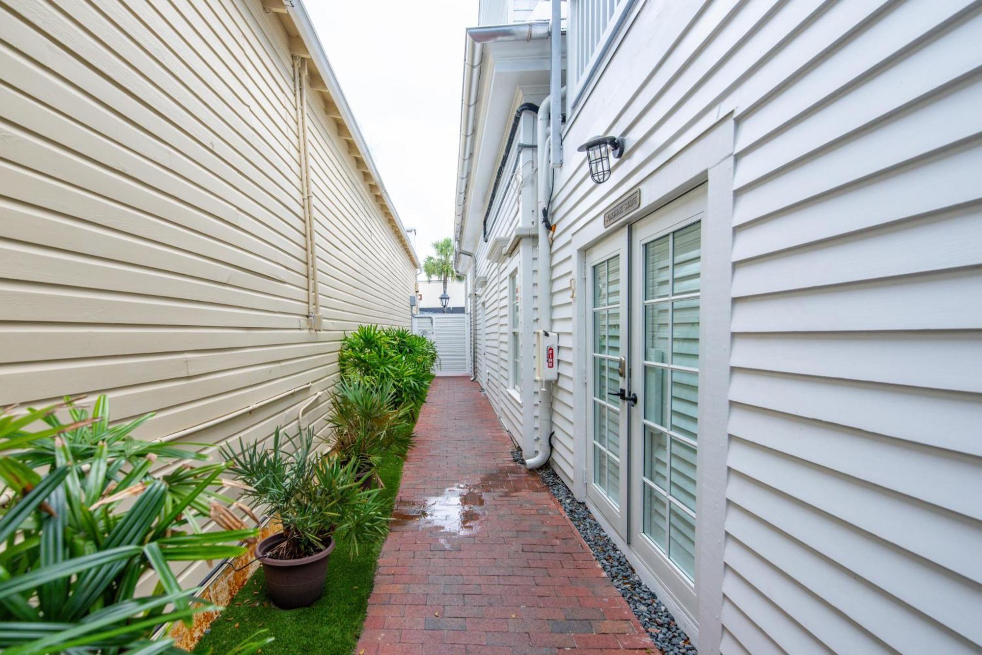 Custom House Inn All * Key West