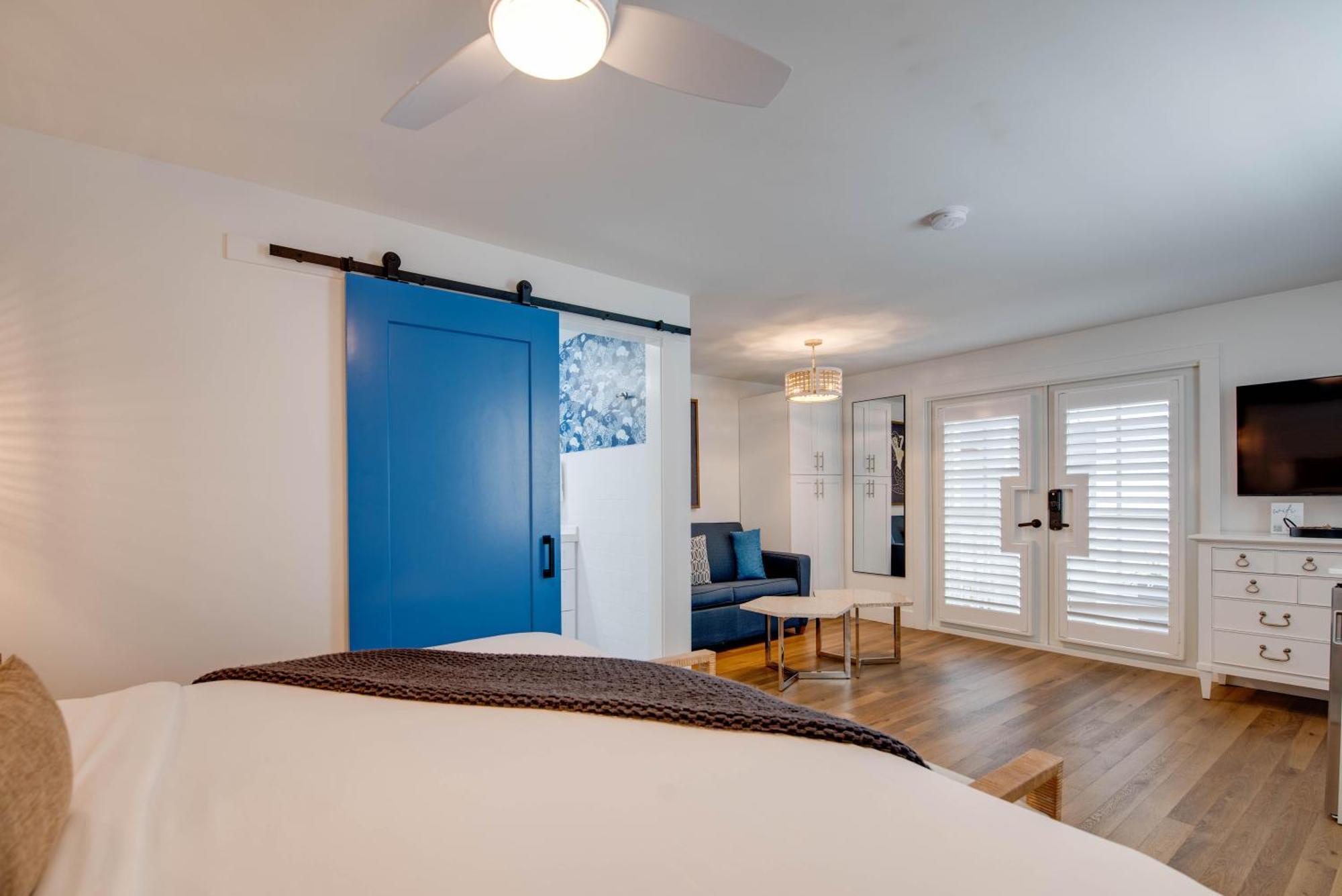 Custom House Inn All Apartment *