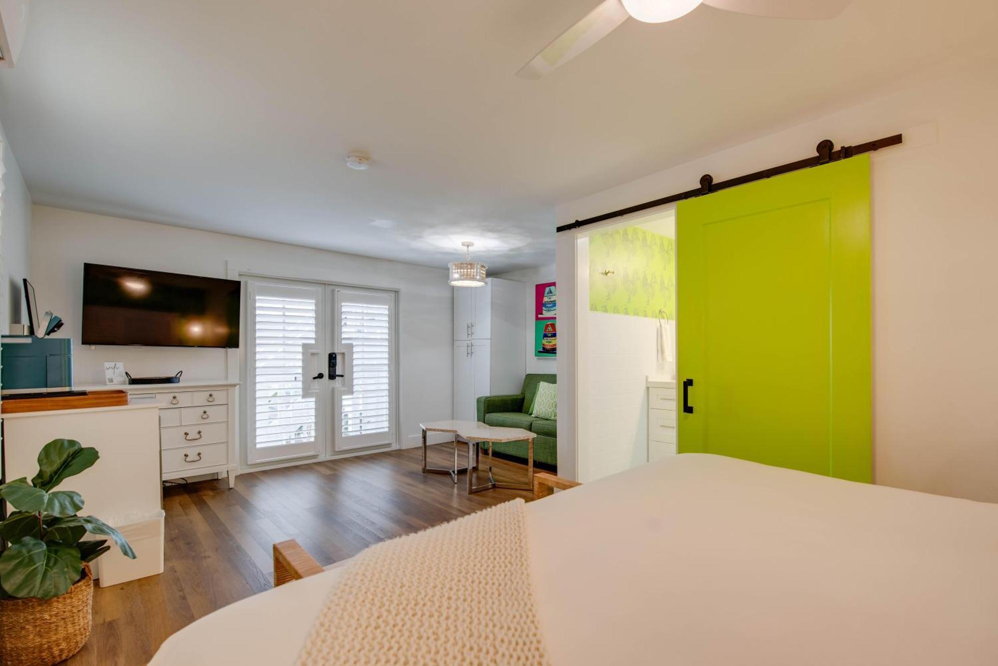 Apartment Custom House Inn All *