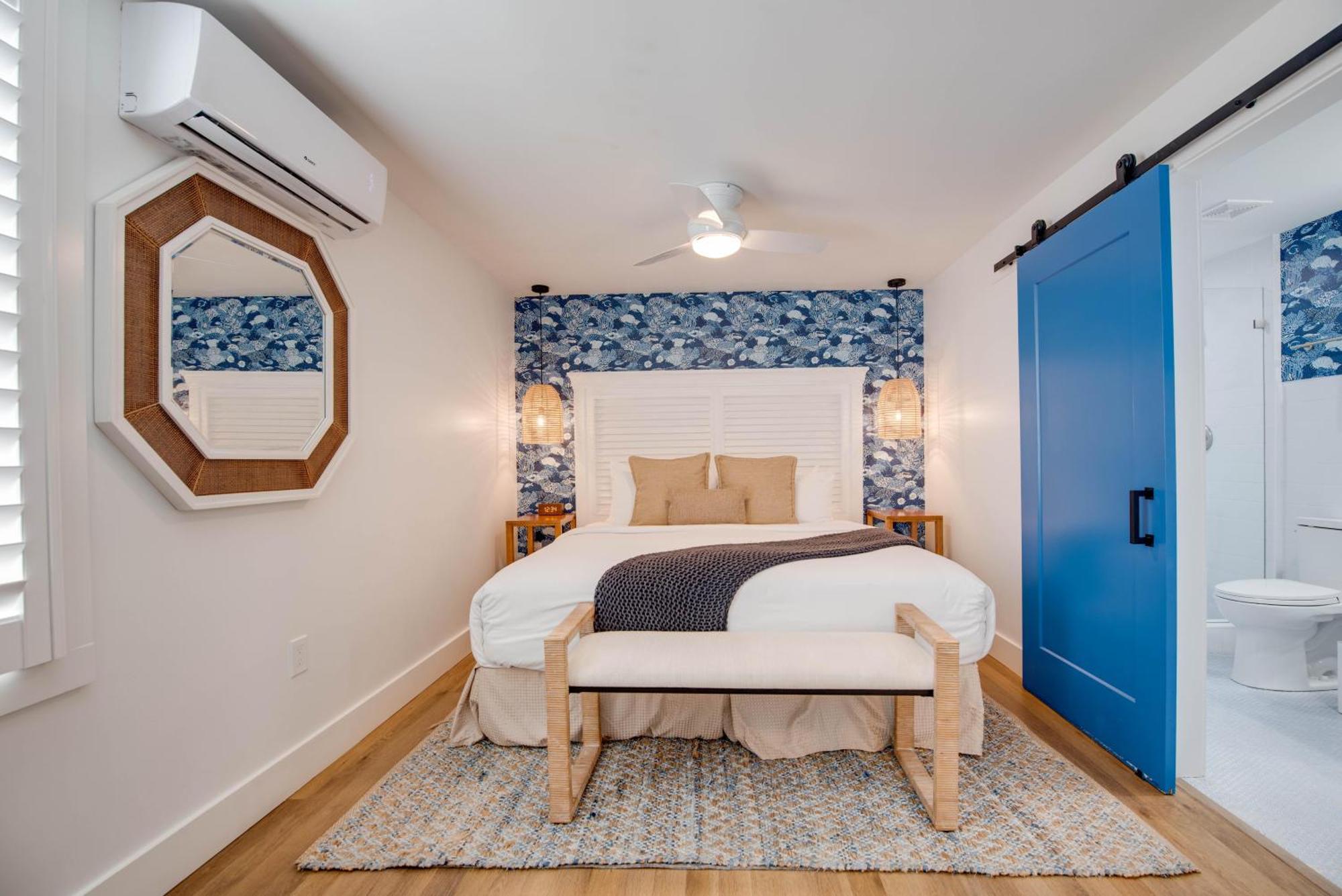 Apartment Custom House Inn All